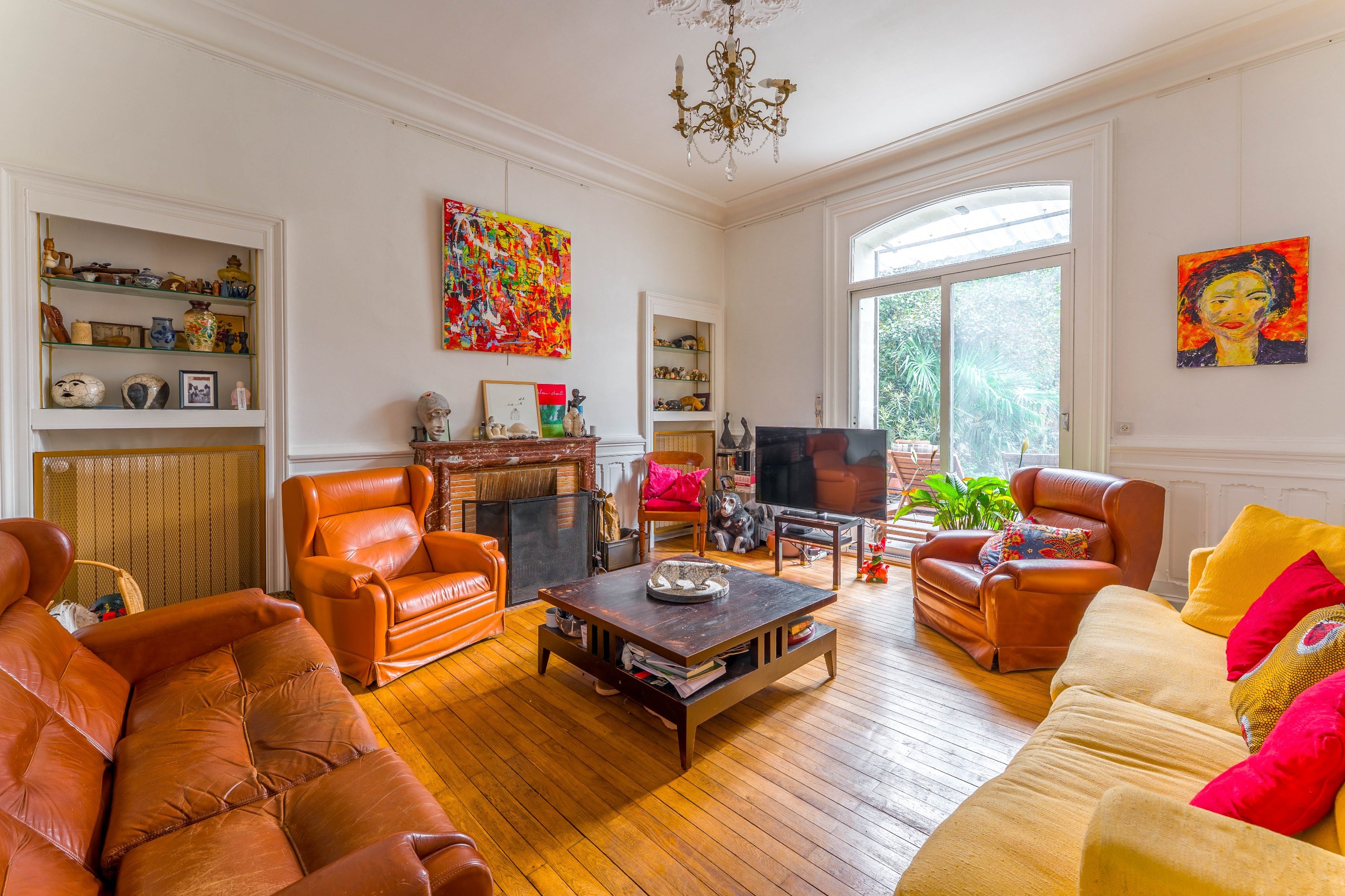  200 sqm family home with garden, just a 5-minute walk from the city centre. - 物件實景