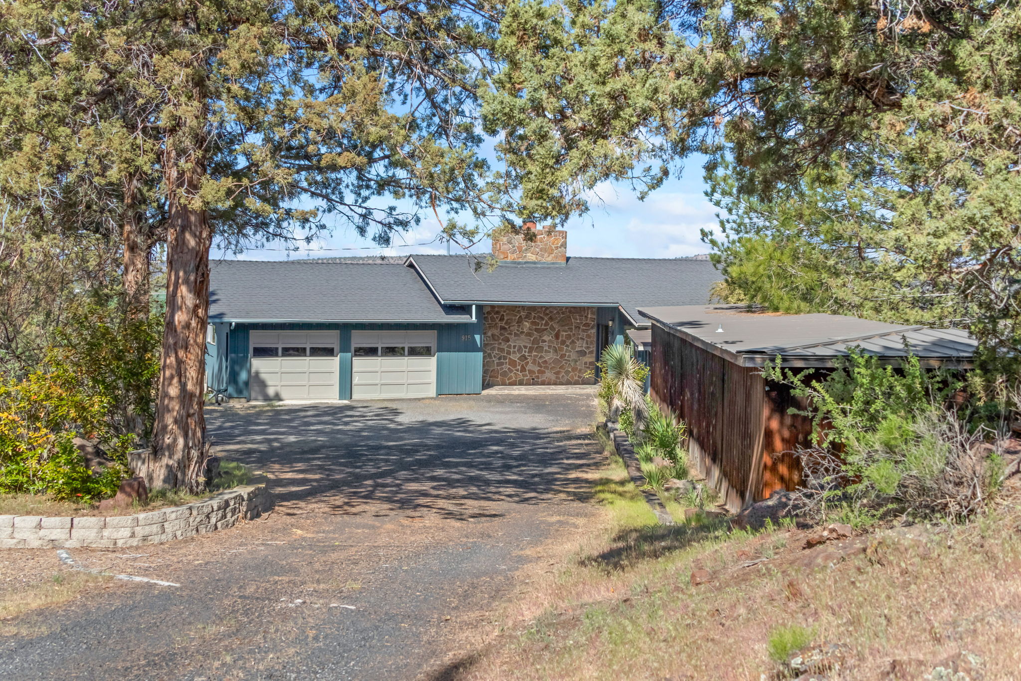 Prineville, Oregon, 97754, United States, 3 Bedrooms Bedrooms, ,2 BathroomsBathrooms,Residential,For Sale,1919423