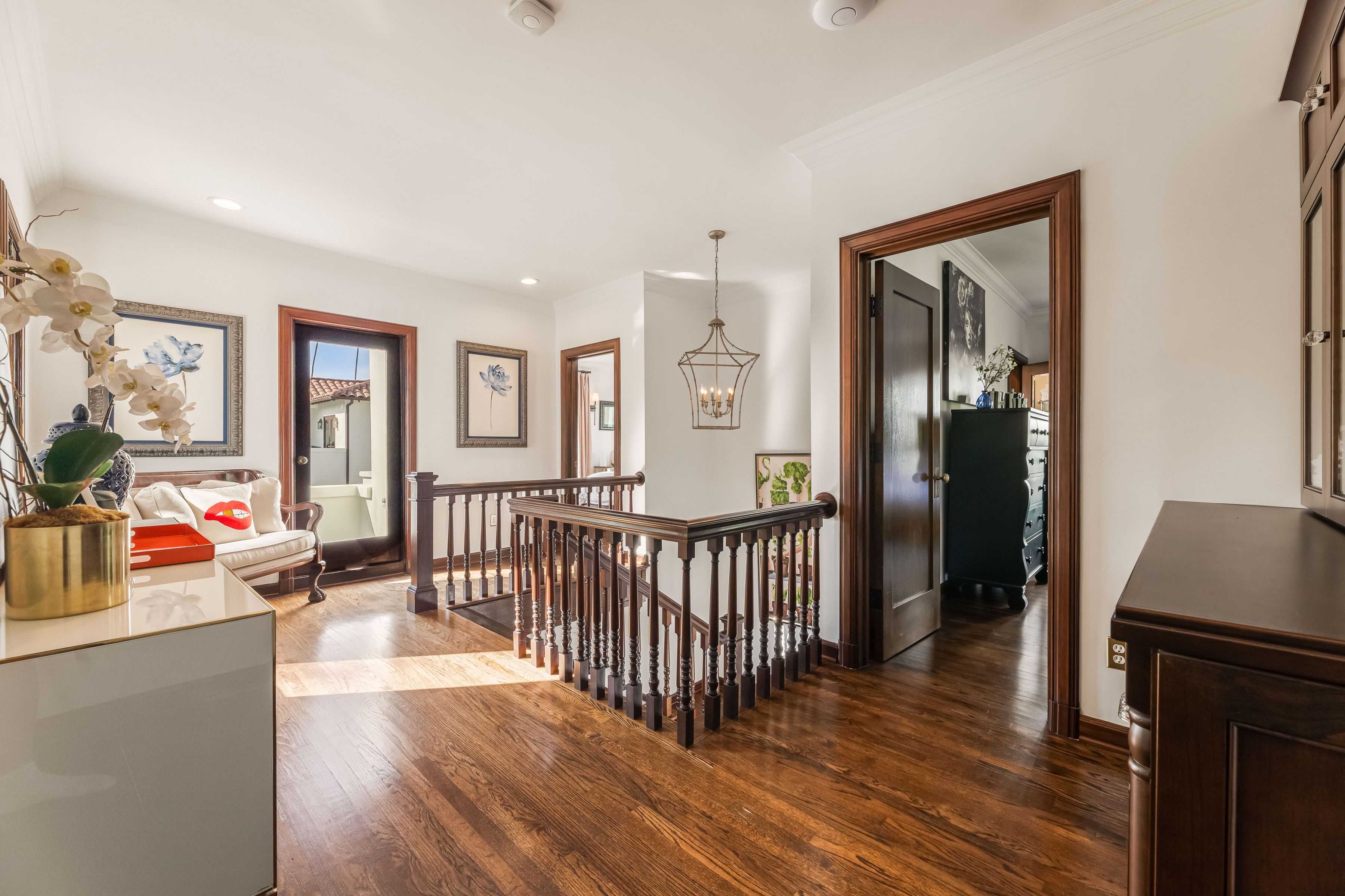  2052 S Hobart Blvd - 物件實景