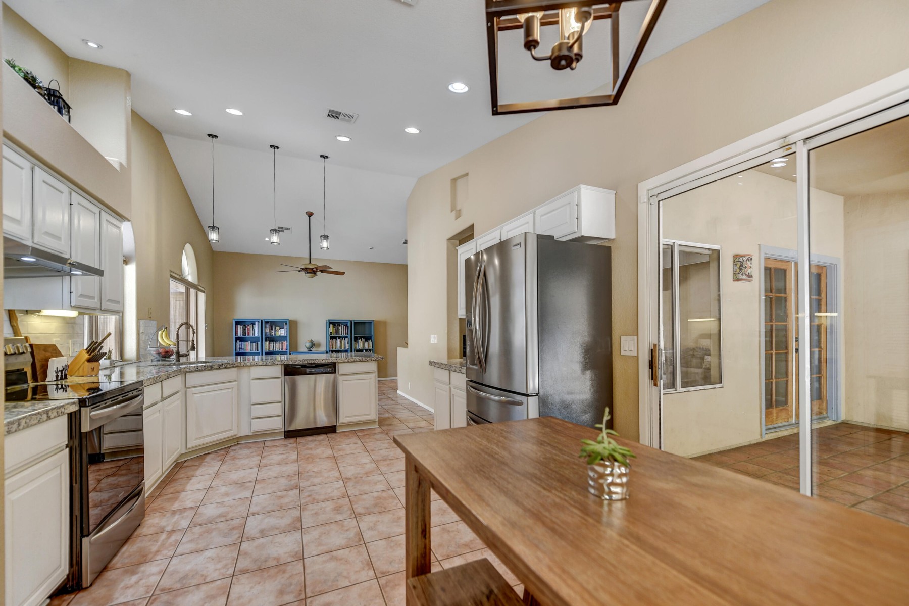  Camelot Village - 物件實景