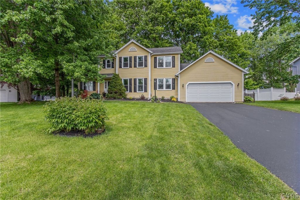 Pico Ln, Baldwinsville, NY 13027