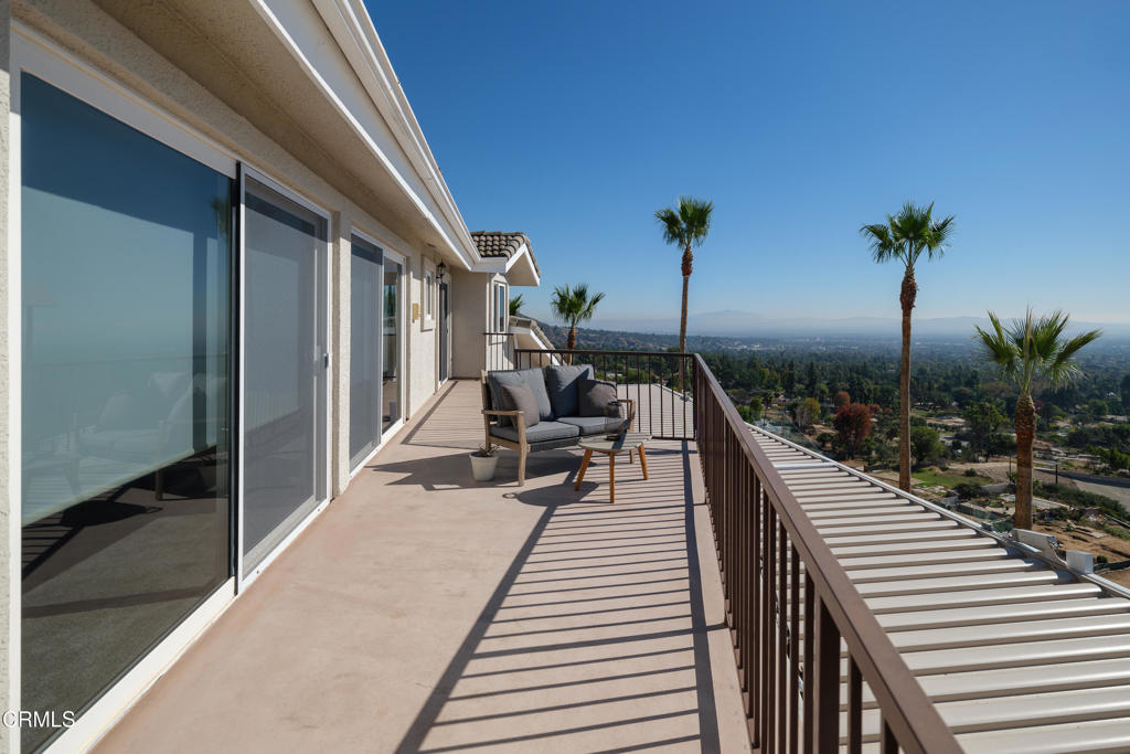 Altadena, California, 91001, United States, 5 Bedrooms Bedrooms, ,6 BathroomsBathrooms,Residential,For Sale,1989048