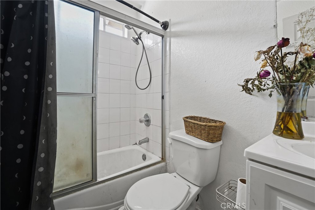 Los Angeles, California, 90032, United States, ,Residential,For Sale,1981106