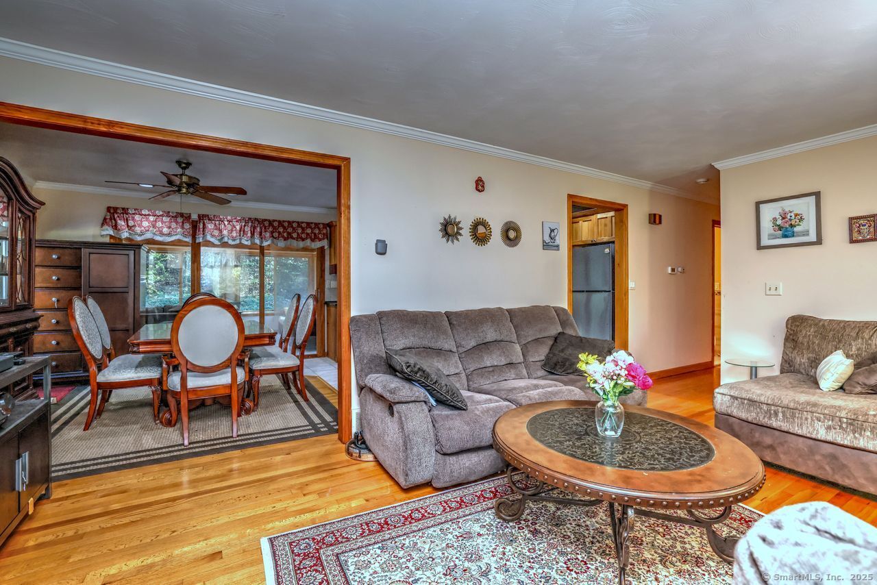 Woodbridge, Connecticut, 06525, United States, 3 Bedrooms Bedrooms, ,2 BathroomsBathrooms,Residential,For Sale,1989444