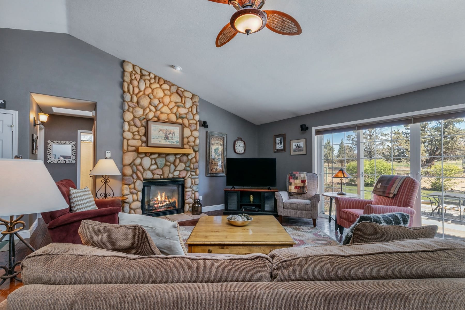  12913 S W Lark Meadow Lane Powell Butte, OR 97753 - 物件實景