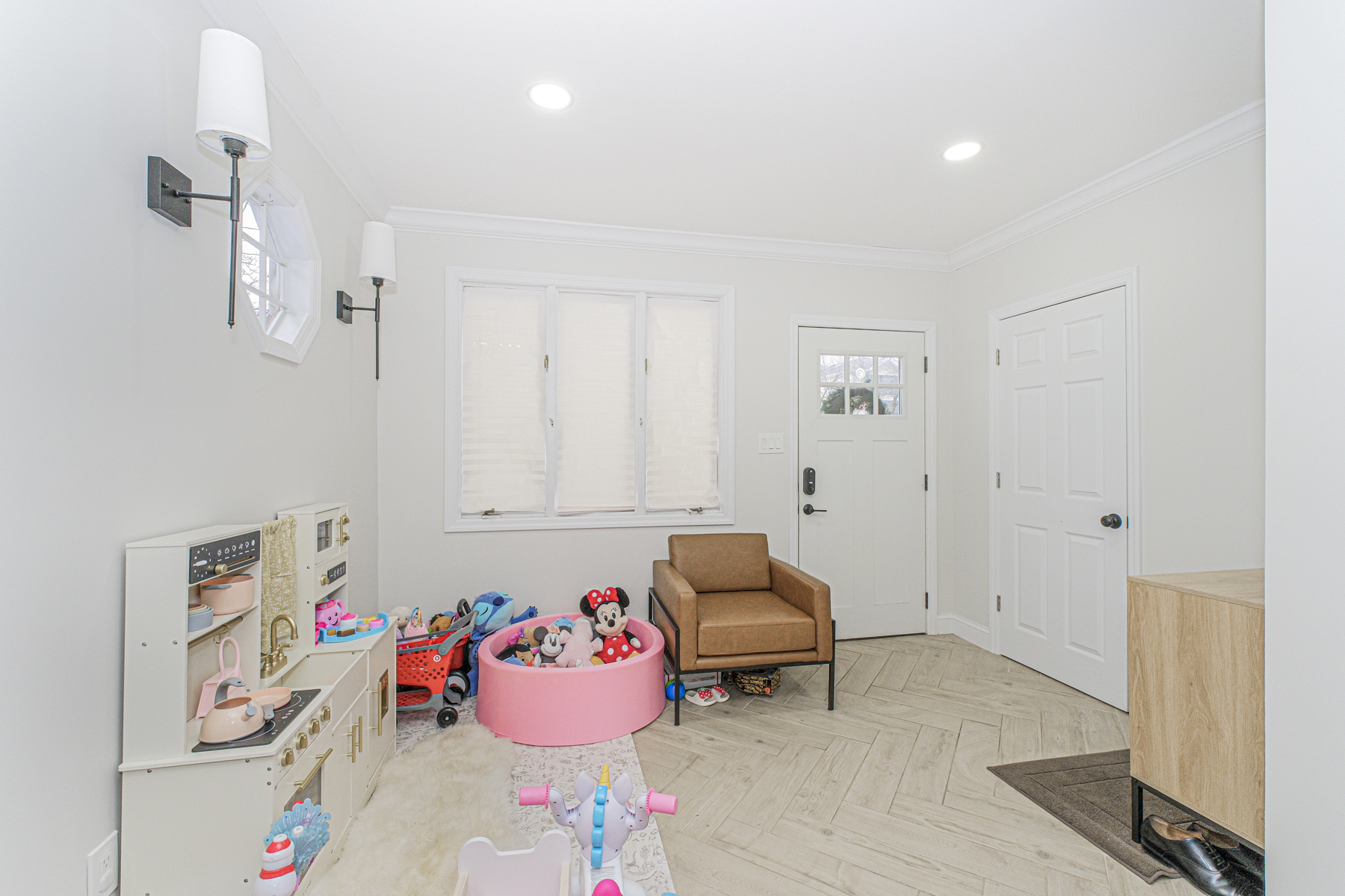 Staten Island, New York, 10307, United States, 2 Bedrooms Bedrooms, ,1 BathroomBathrooms,Residential,For Sale,2012003