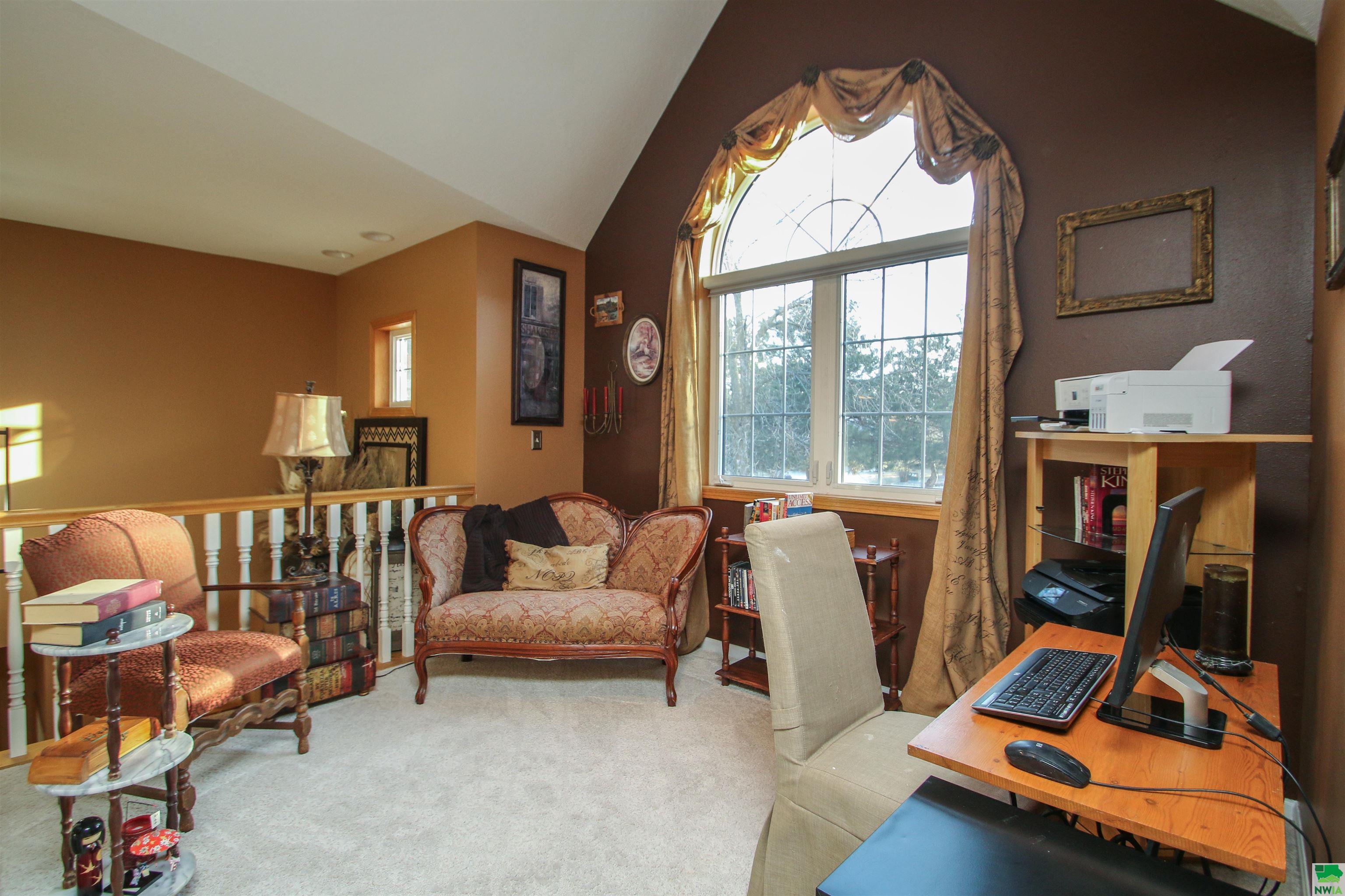 Dakota Dunes, South Dakota, 57049, United States, 5 Bedrooms Bedrooms, ,4 BathroomsBathrooms,Residential,For Sale,1928249