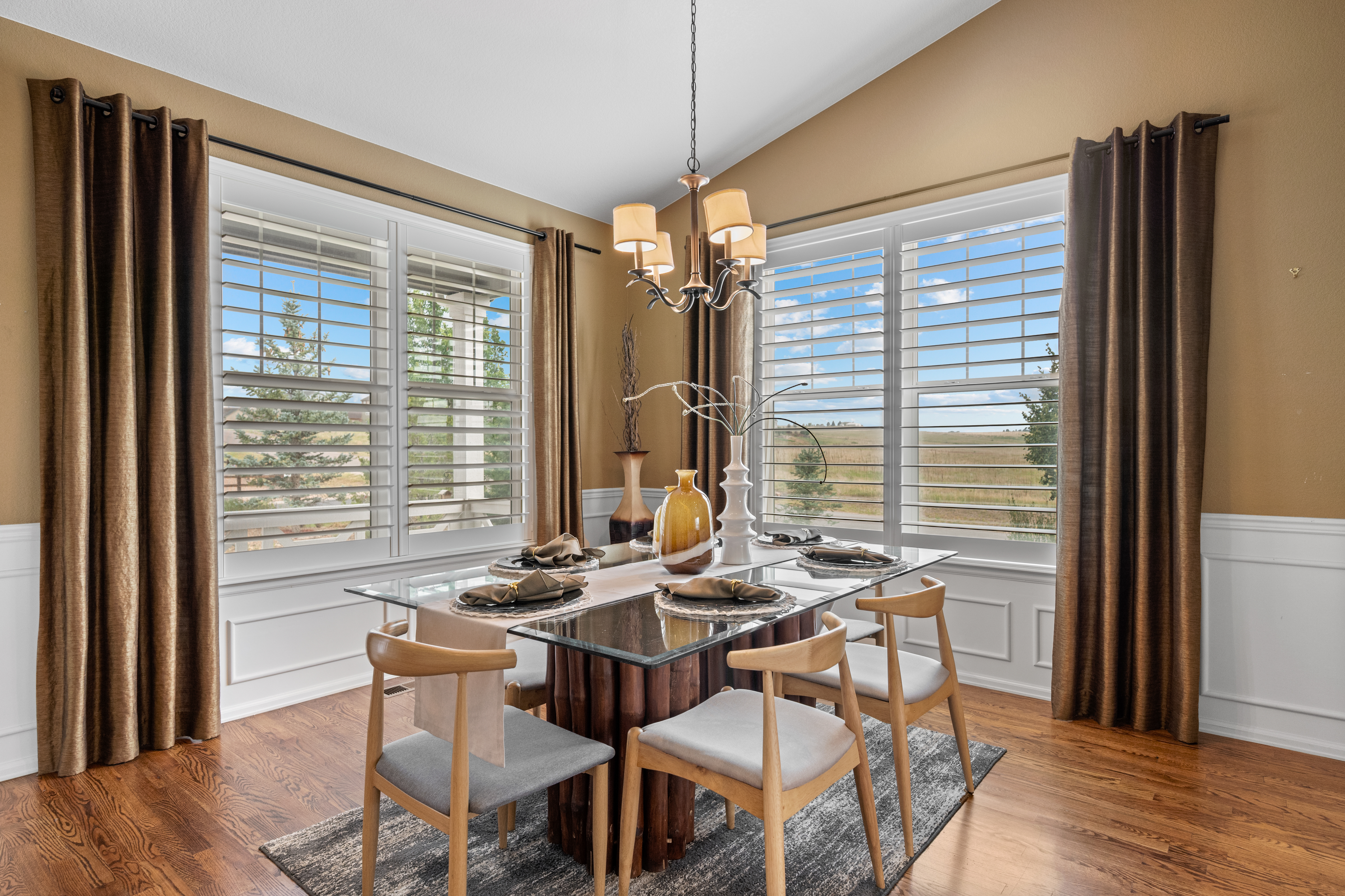  Experience elevated Colorado living in this exceptional ranch-style home. - 物件實景