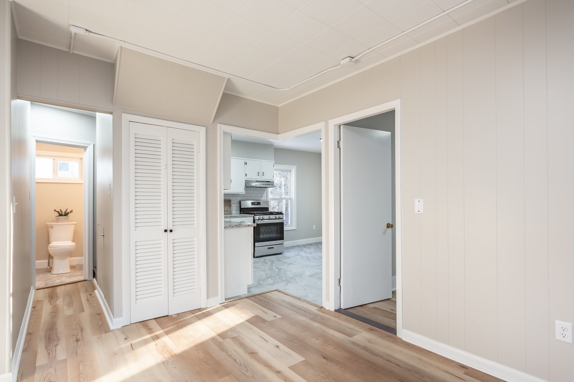 New Bedford, Massachusetts, 02744, United States, 7 Bedrooms Bedrooms, ,2 BathroomsBathrooms,Residential,For Sale,2012325