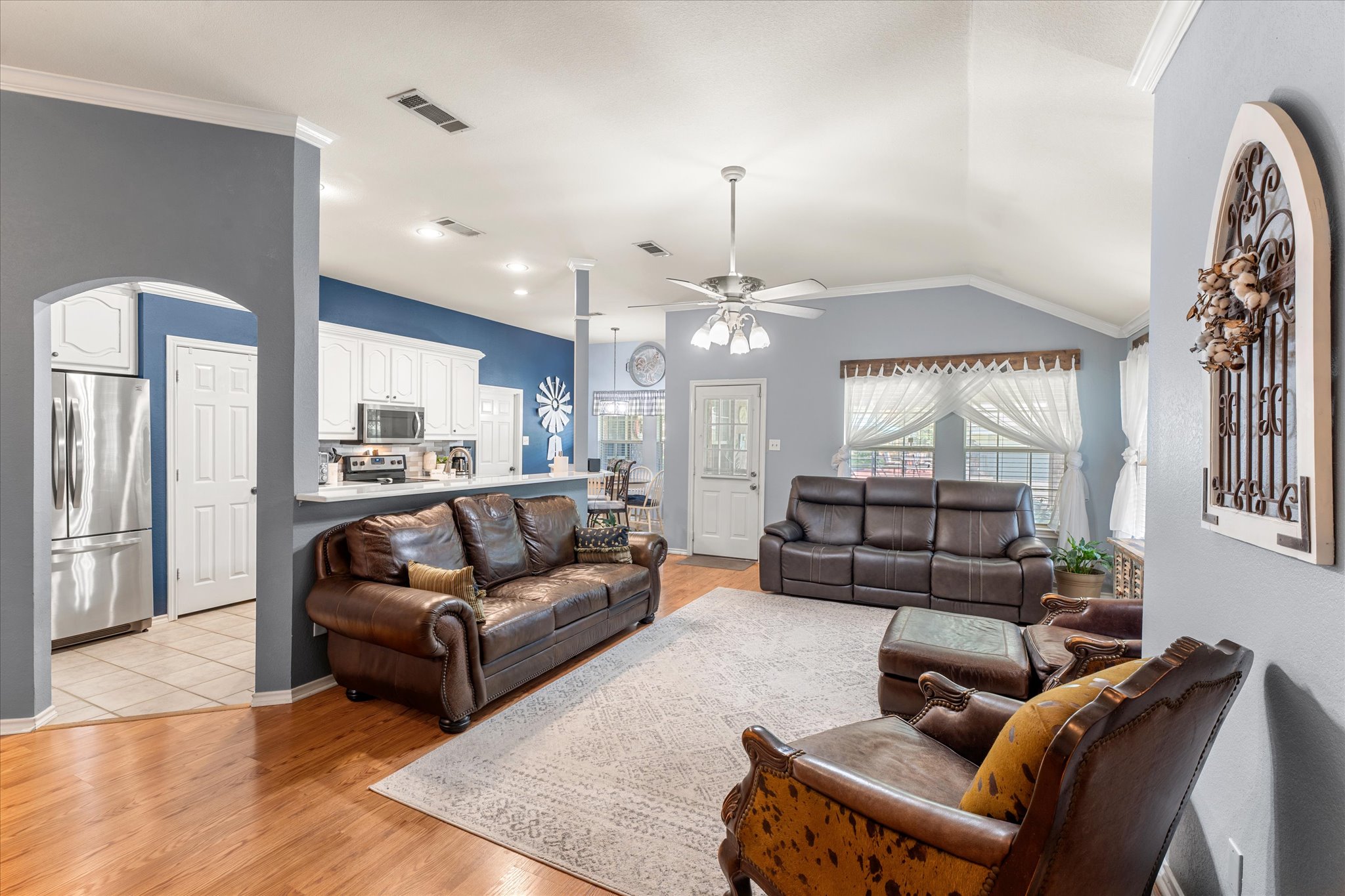 Gun Barrel City, Texas, 75156, United States, 3 Bedrooms Bedrooms, ,2 BathroomsBathrooms,Residential,For Sale,1862445