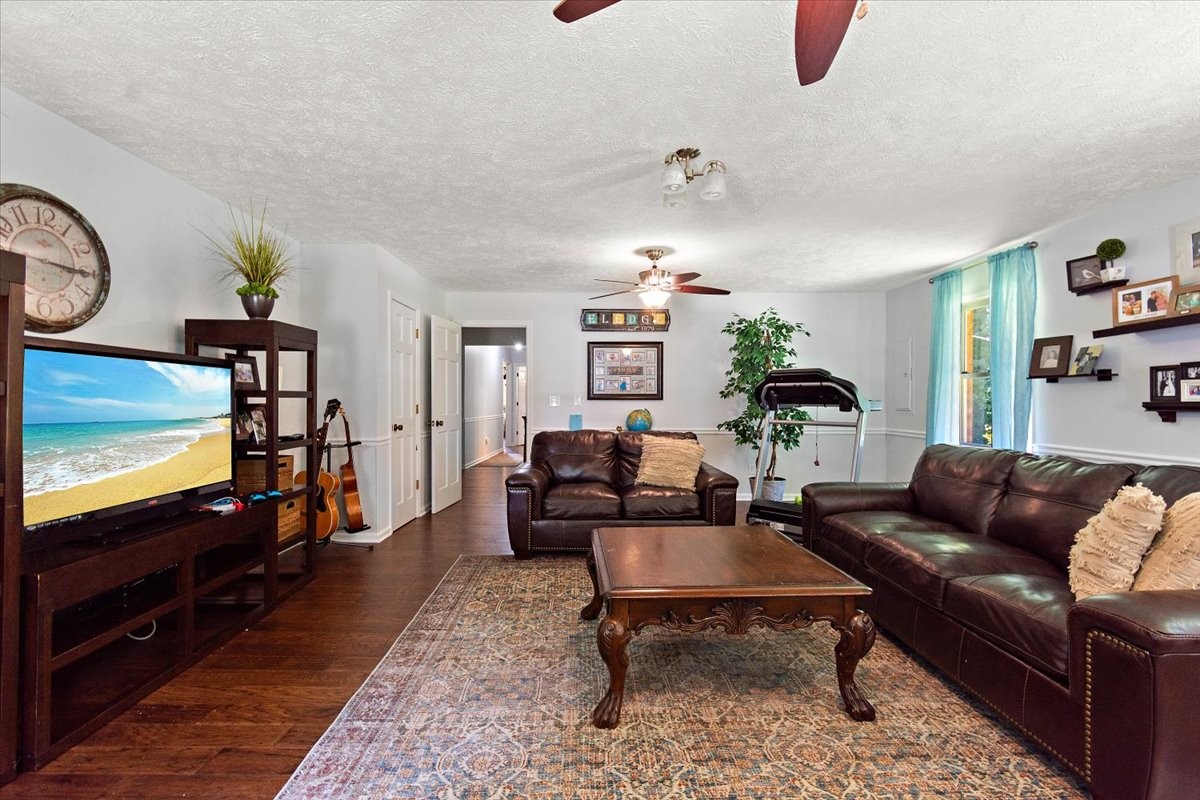 Five Points, Tennessee, 38457, United States, 4 Bedrooms Bedrooms, ,4 BathroomsBathrooms,Residential,For Sale,1902817