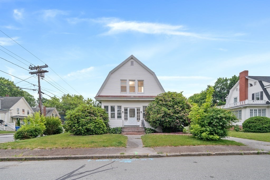 Taunton, Massachusetts, 02780, United States, 4 Bedrooms Bedrooms, ,3 BathroomsBathrooms,Residential,For Sale,1888080