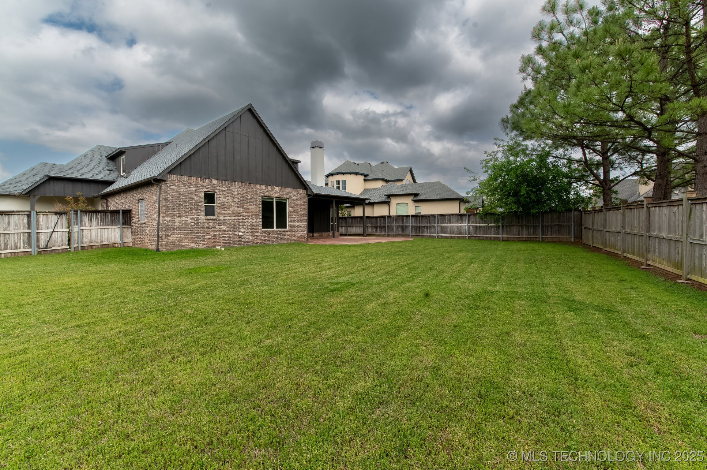 Broken Arrow, Oklahoma, 74011, United States, 4 Bedrooms Bedrooms, ,5 BathroomsBathrooms,Residential,For Sale,1885546