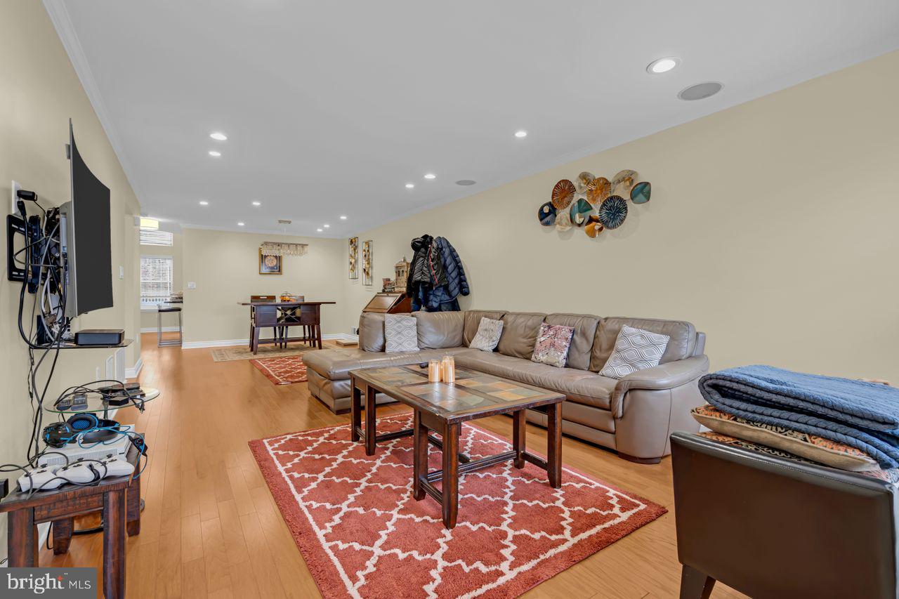 Pennington, New Jersey, 08534, United States, 3 Bedrooms Bedrooms, ,3 BathroomsBathrooms,Residential,For Sale,1987595