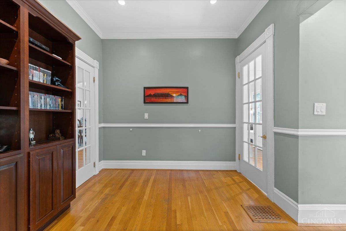 Cincinnati, Ohio, 45226, United States, 3 Bedrooms Bedrooms, ,2 BathroomsBathrooms,Residential,For Sale,1911951