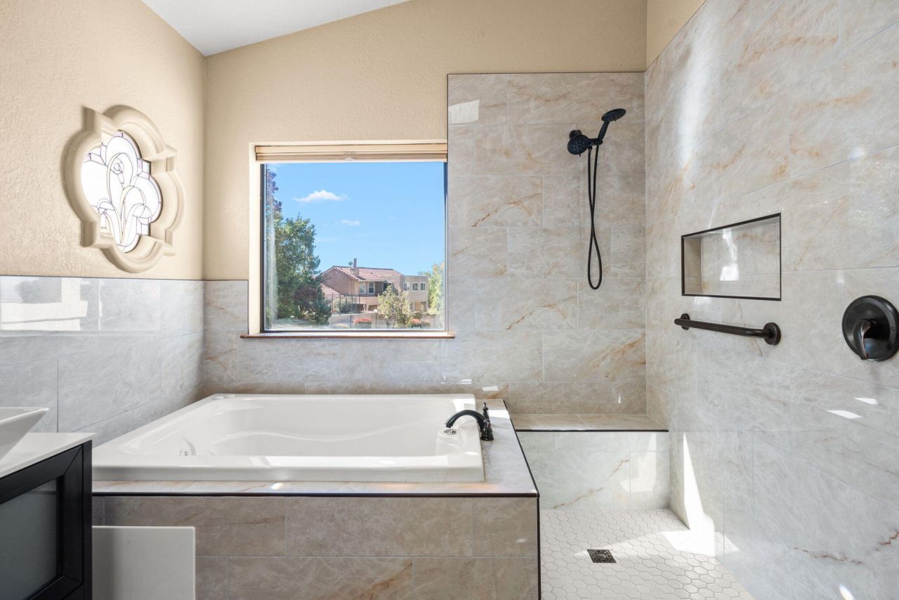 Albuquerque, New Mexico, 87112, United States, 4 Bedrooms Bedrooms, ,3 BathroomsBathrooms,Residential,For Sale,1985067