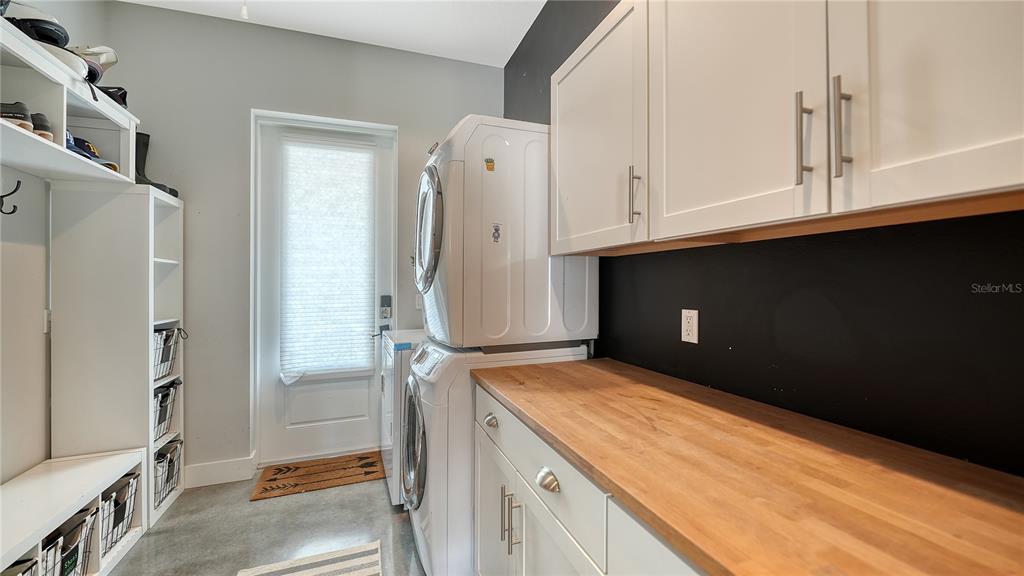 Sarasota, Florida, 34240, United States, 4 Bedrooms Bedrooms, ,4 BathroomsBathrooms,Residential,For Sale,1987822