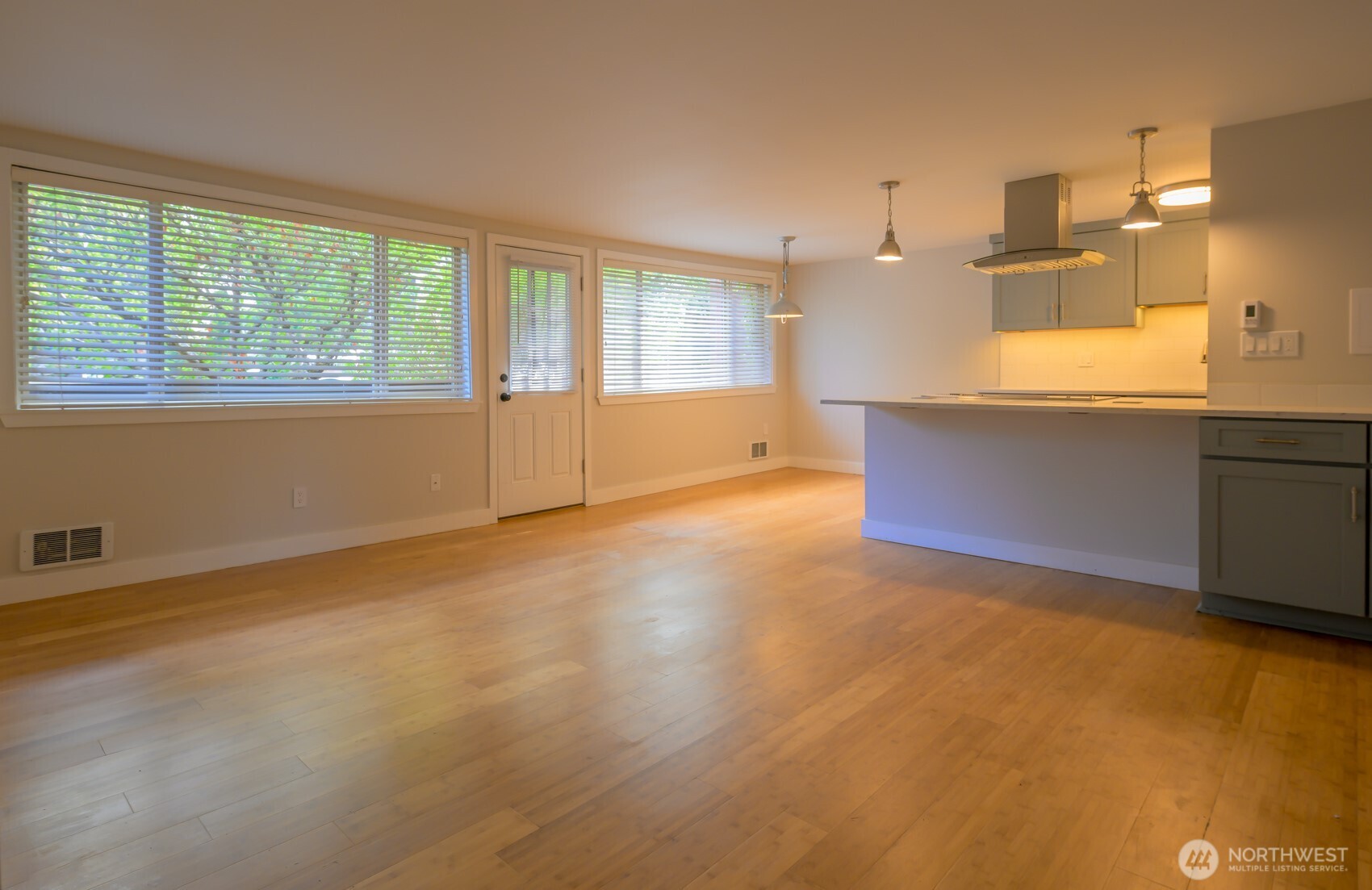 Redmond, Washington, 98052, United States, 2 Bedrooms Bedrooms, ,1 BathroomBathrooms,Residential,For Sale,1897825