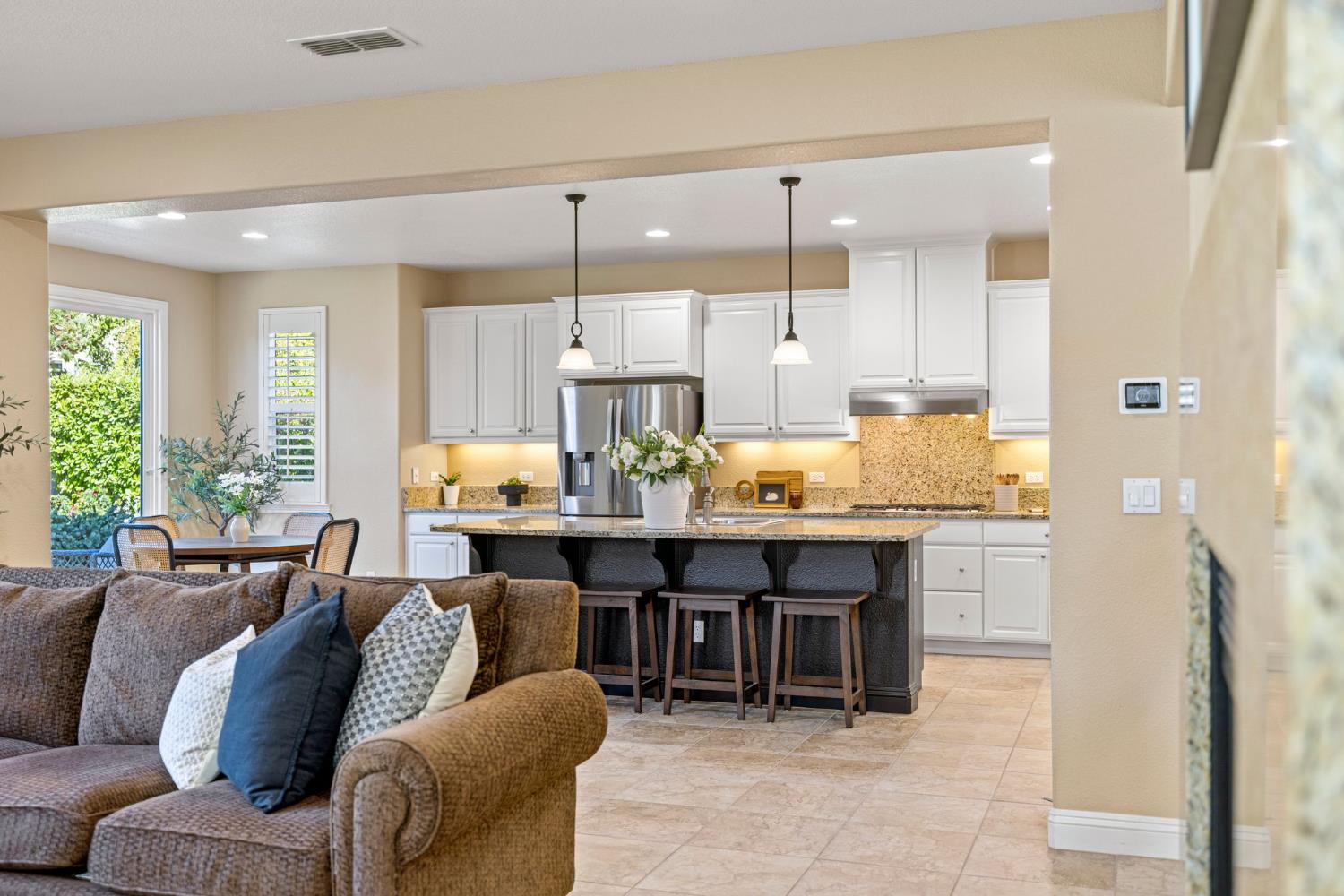 El Dorado Hills, California, 95762, United States, 4 Bedrooms Bedrooms, ,3 BathroomsBathrooms,Residential,For Sale,1925996