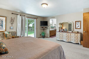 Yakima, Washington, 98903, United States, 3 Bedrooms Bedrooms, ,3 BathroomsBathrooms,Residential,For Sale,1846825