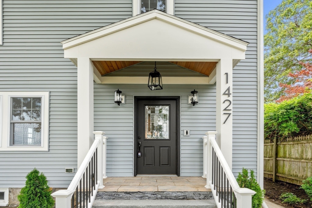 Quincy, Massachusetts, 02169, United States, 4 Bedrooms Bedrooms, ,3 BathroomsBathrooms,Residential,For Sale,1932298