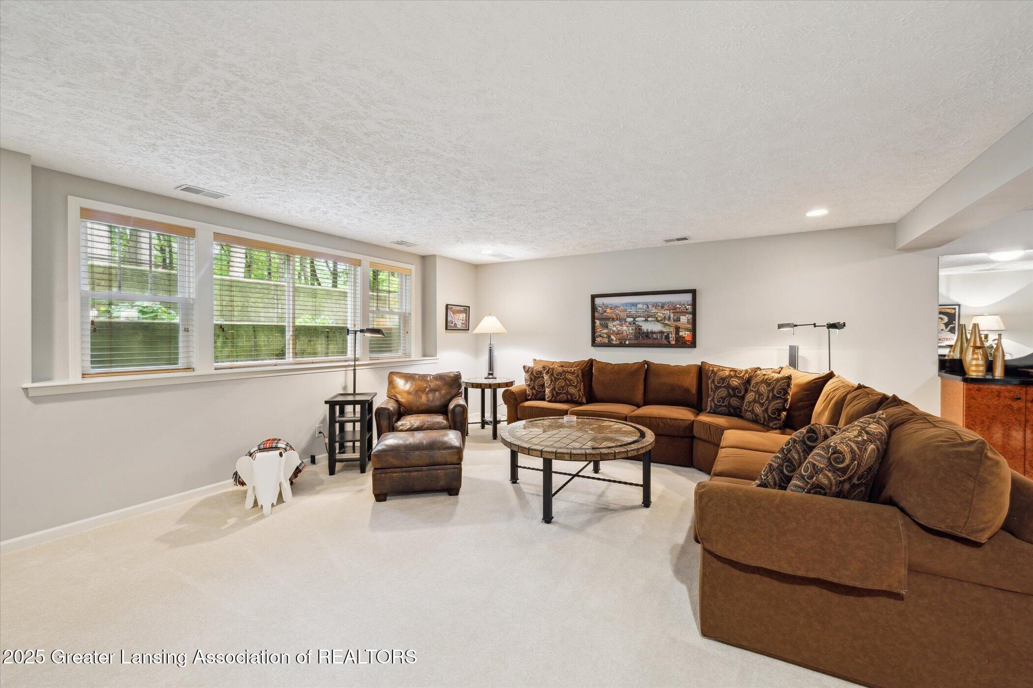 Bath, Michigan, 48808, United States, 4 Bedrooms Bedrooms, ,3 BathroomsBathrooms,Residential,For Sale,1890488