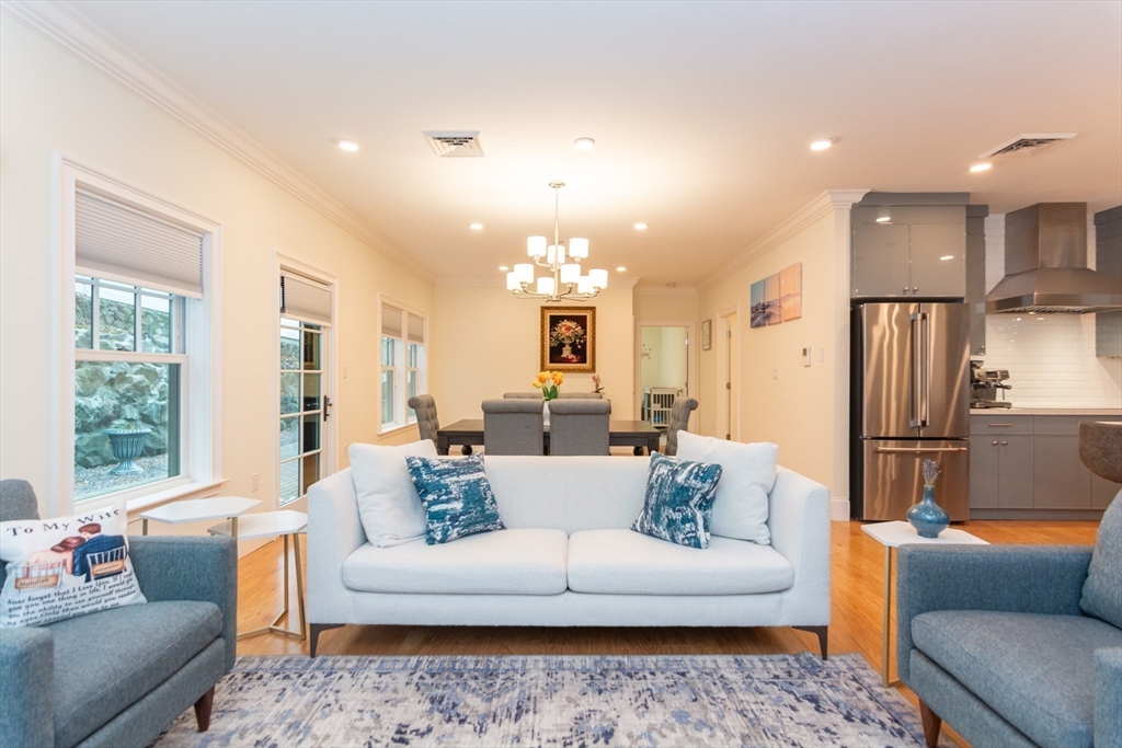 Winchester, Massachusetts, 01890, United States, 2 Bedrooms Bedrooms, ,2 BathroomsBathrooms,Residential,For Sale,1989425