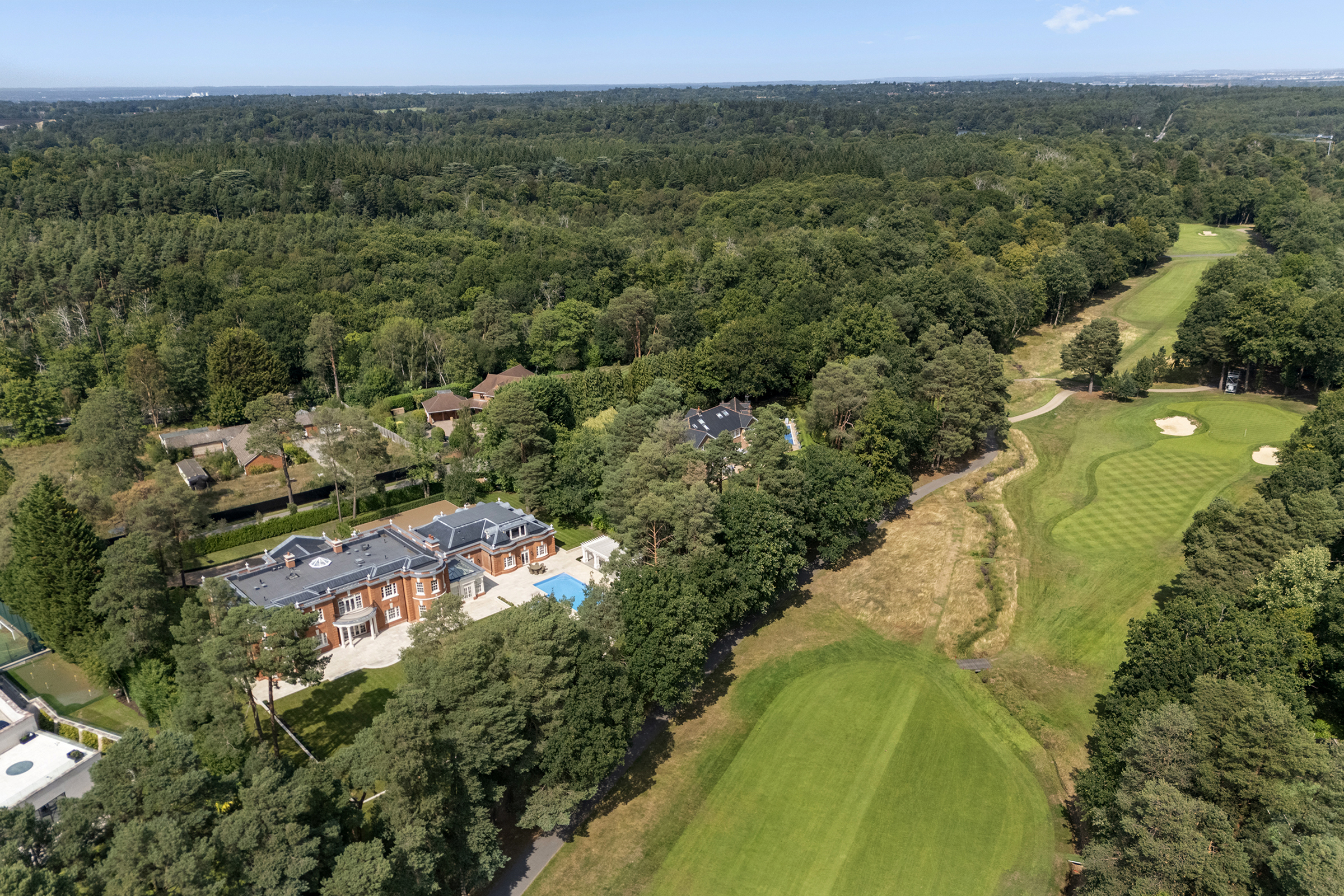  An Exceptional Residence with Direct Fairway Access - 物件實景