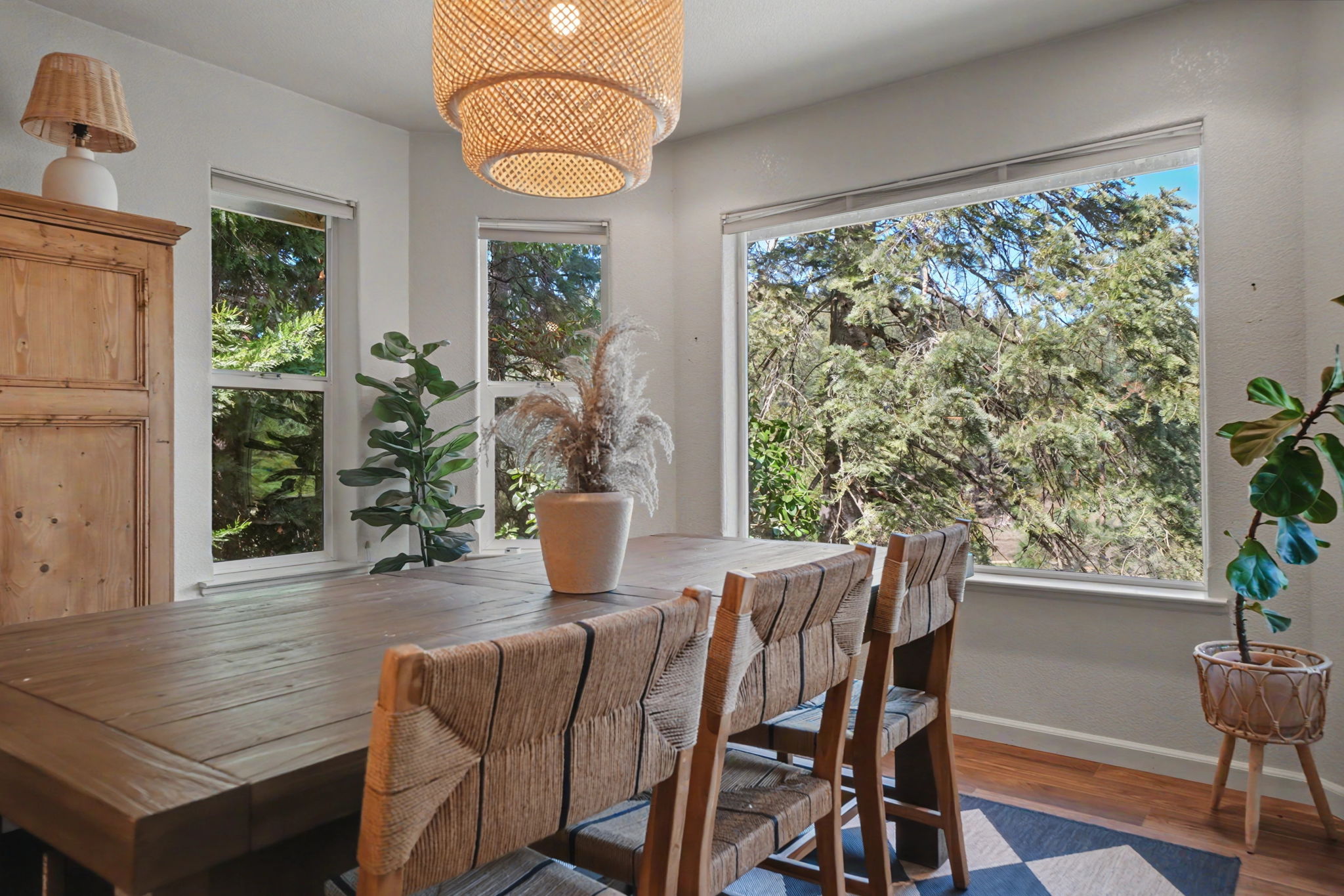  Quiet Cul-de-Sac Living with Views, Modern Updates - 物件實景