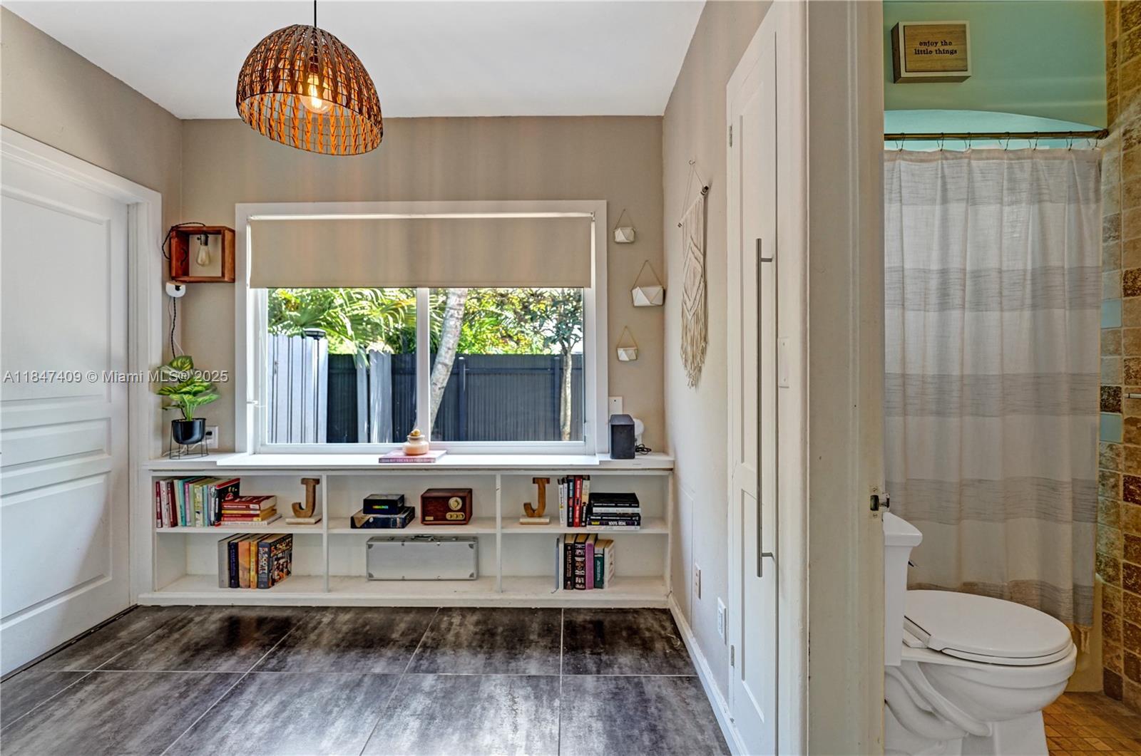 Fort Lauderdale, Florida, 33304, United States, 3 Bedrooms Bedrooms, ,2 BathroomsBathrooms,Residential,For Sale,1901342