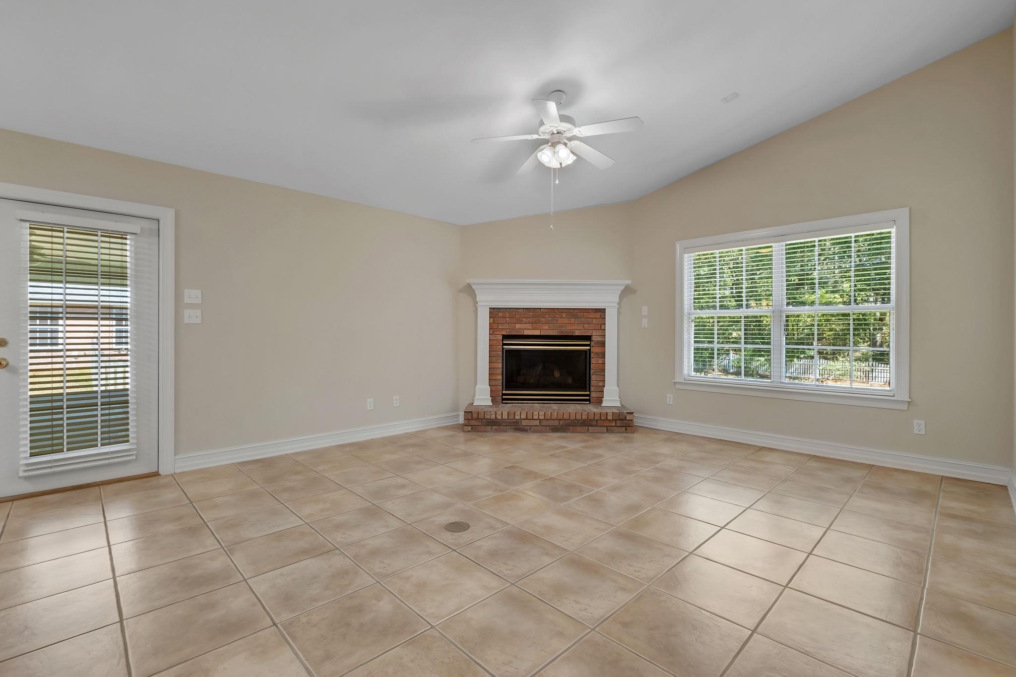 Tallahassee, Florida, 32312, United States, 4 Bedrooms Bedrooms, ,3 BathroomsBathrooms,Residential,For Sale,1966358