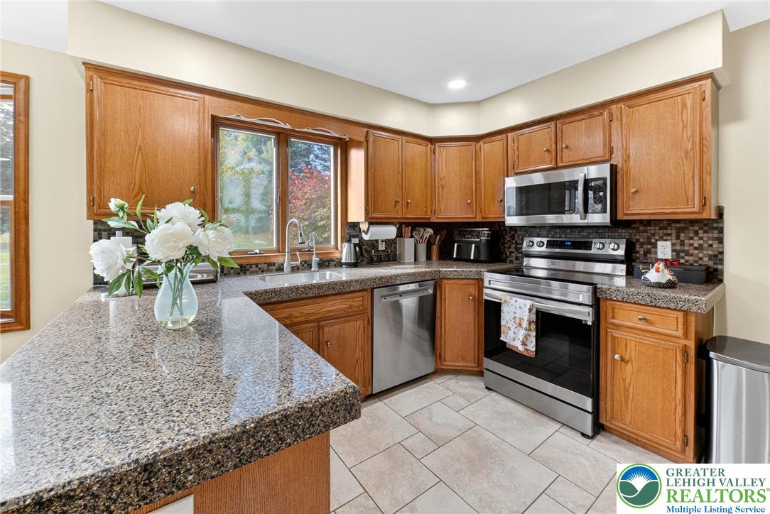 North Whitehall Twp, Pennsylvania, 18069, United States, 4 Bedrooms Bedrooms, ,3 BathroomsBathrooms,Residential,For Sale,1987552