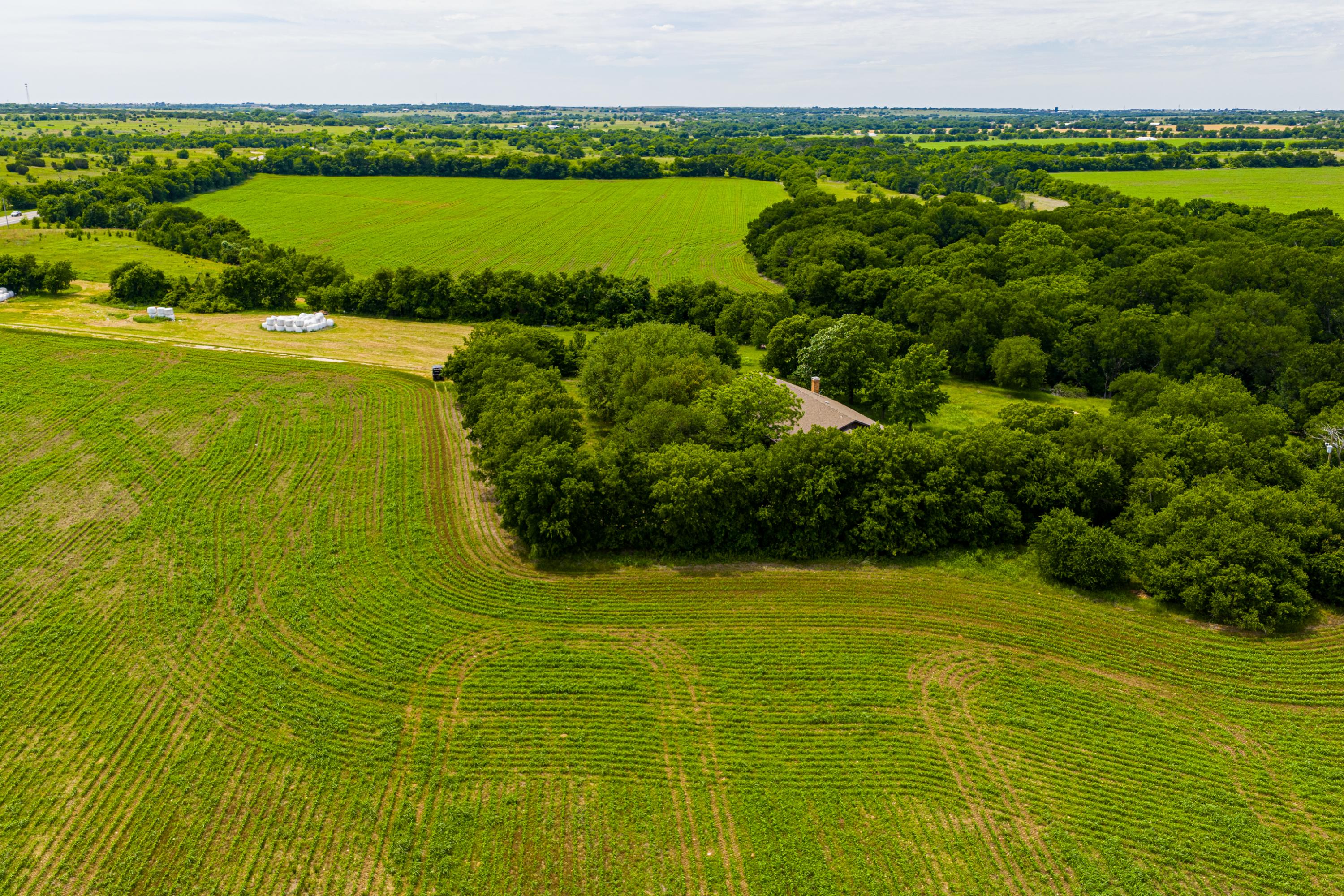  667 Acre Development Property With Two Miles Of Highway Frontage - 物件實景