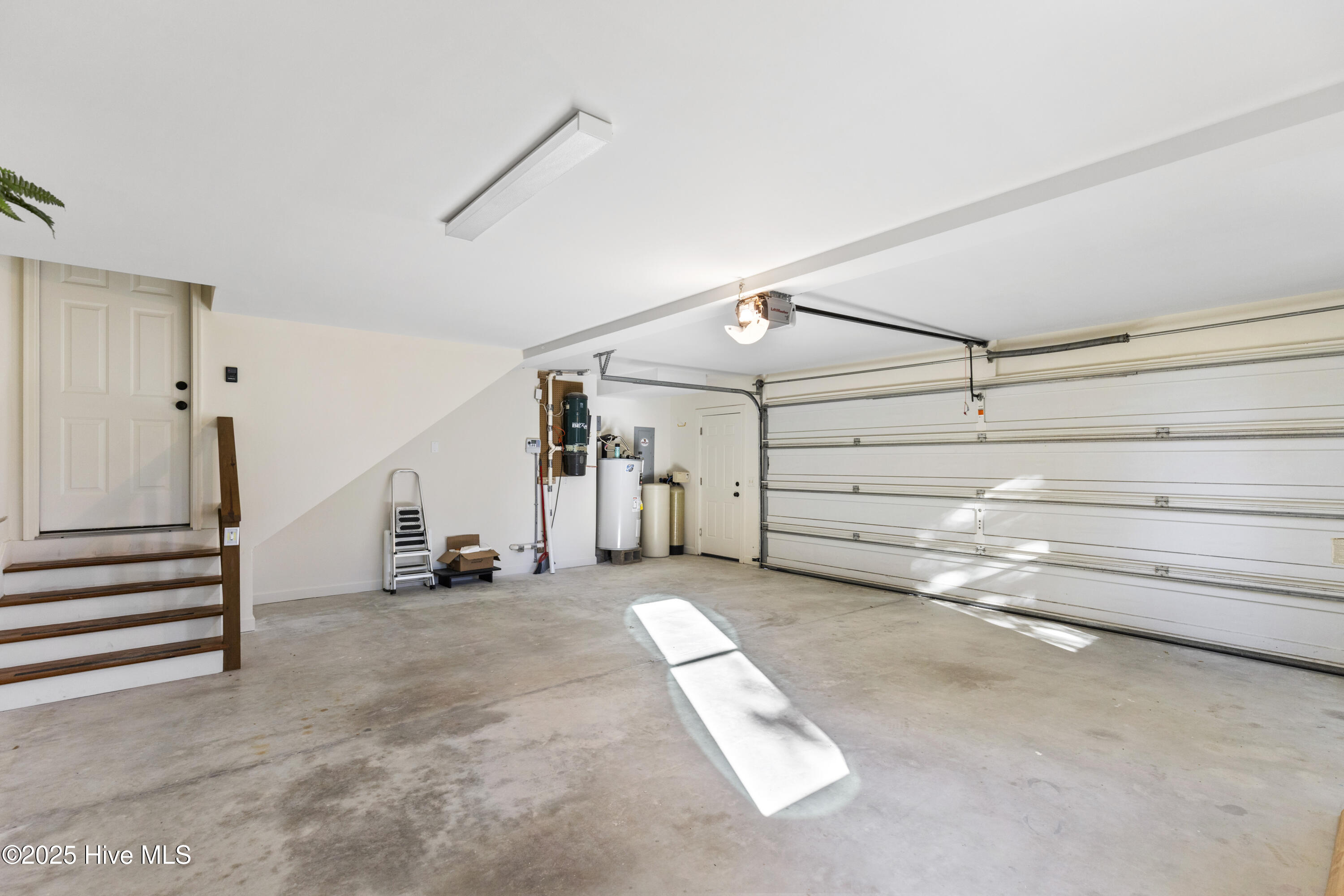 Wilmington, North Carolina, 28409, United States, 4 Bedrooms Bedrooms, ,4 BathroomsBathrooms,Residential,For Sale,1991062