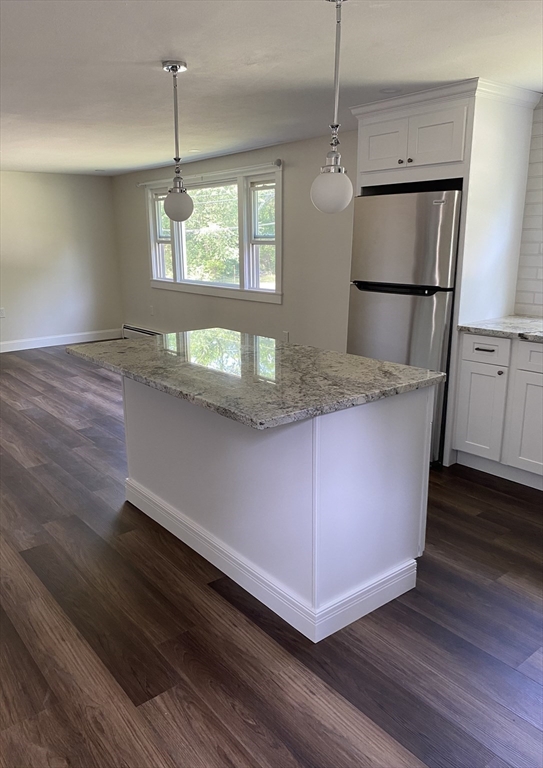 Groveland, Massachusetts, 01834, United States, 5 Bedrooms Bedrooms, ,3 BathroomsBathrooms,Residential,For Sale,1909322