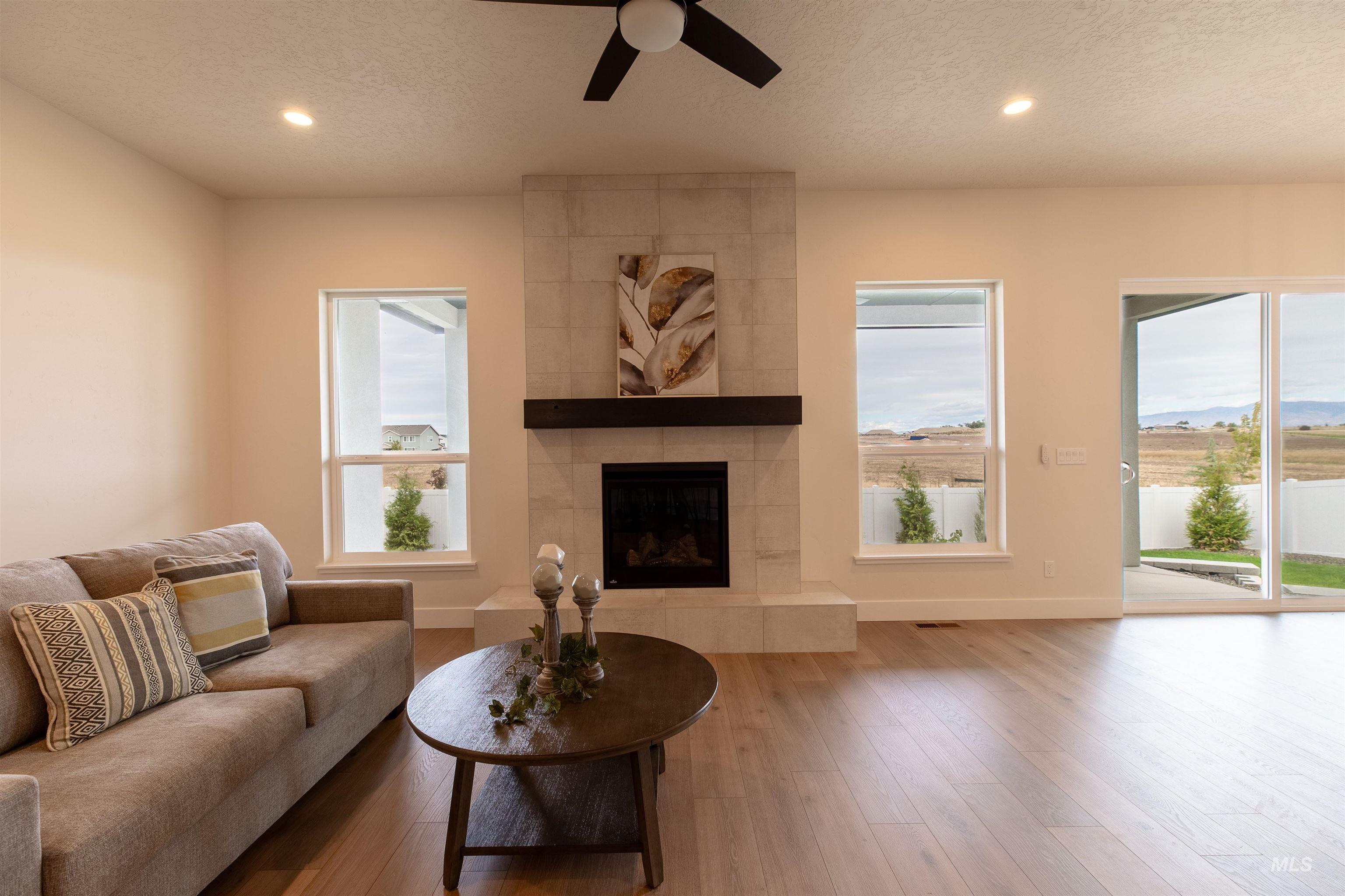 Meridian, Idaho, 83642, United States, 4 Bedrooms Bedrooms, ,3 BathroomsBathrooms,Residential,For Sale,1992156