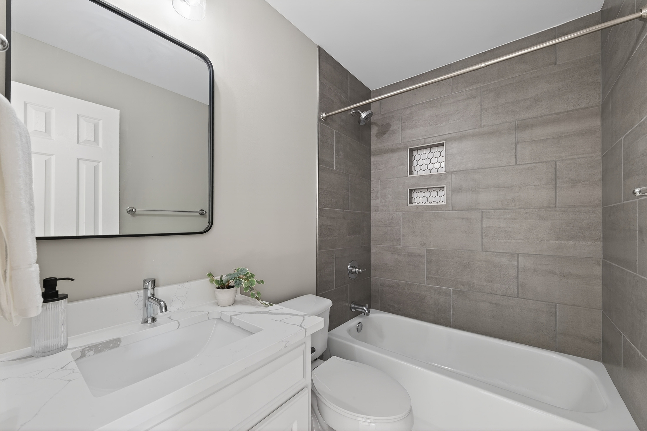  Beautifully Updated Home in an Amazing Alpharetta Location - 物件實景