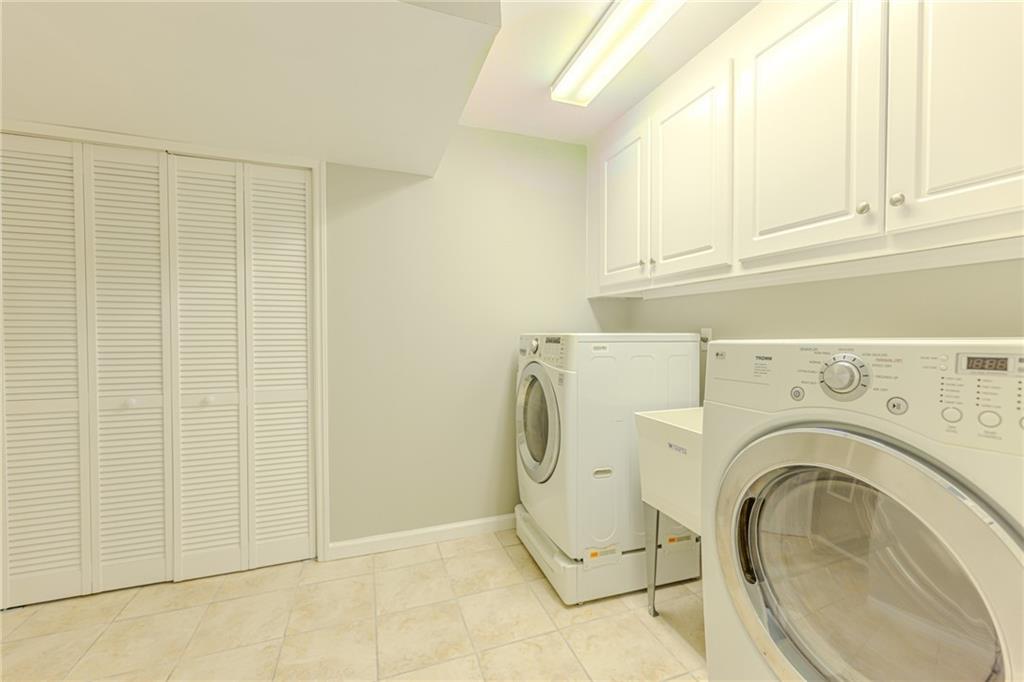 Atlanta, Georgia, 30350, United States, 5 Bedrooms Bedrooms, ,5 BathroomsBathrooms,Residential,For Sale,1987356