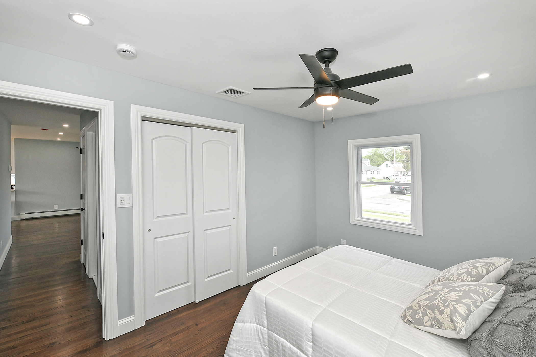 Farmingdale, New York, 11735, United States, 3 Bedrooms Bedrooms, ,2 BathroomsBathrooms,Residential,For Sale,1928376