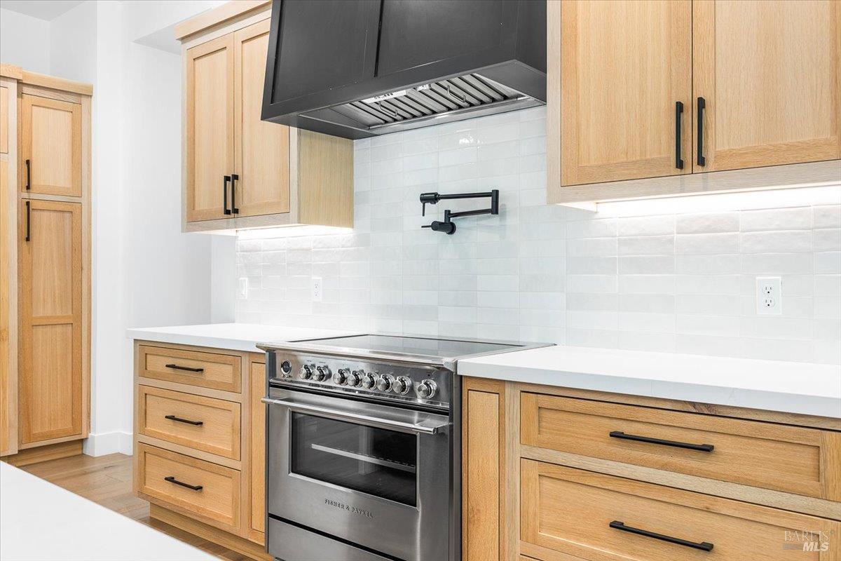 Santa Rosa, California, 95404, United States, 4 Bedrooms Bedrooms, ,4 BathroomsBathrooms,Residential,For Sale,1983418