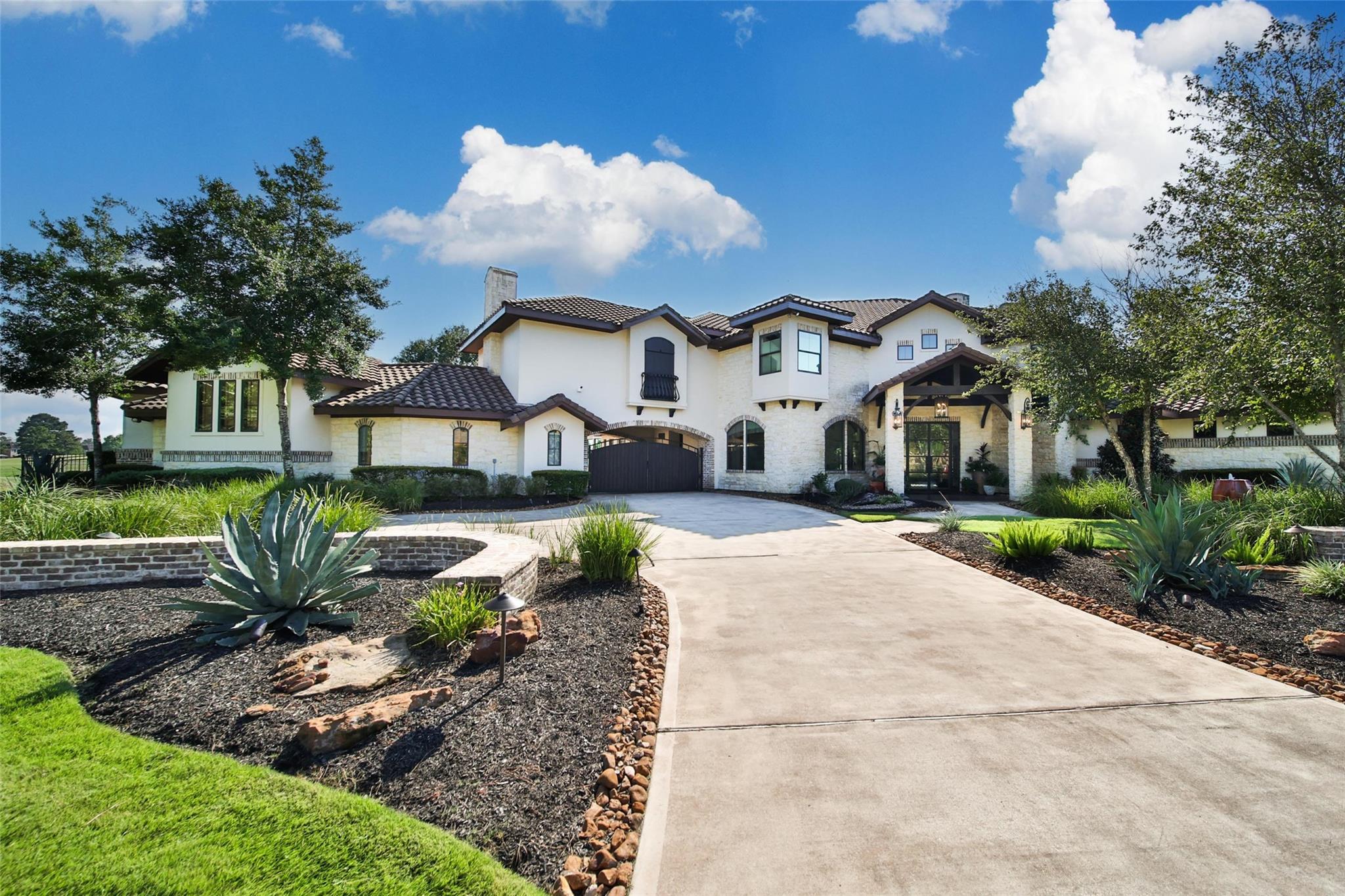 Spring, Texas, 77379, United States, 5 Bedrooms Bedrooms, ,6 BathroomsBathrooms,Residential,For Sale,2006186