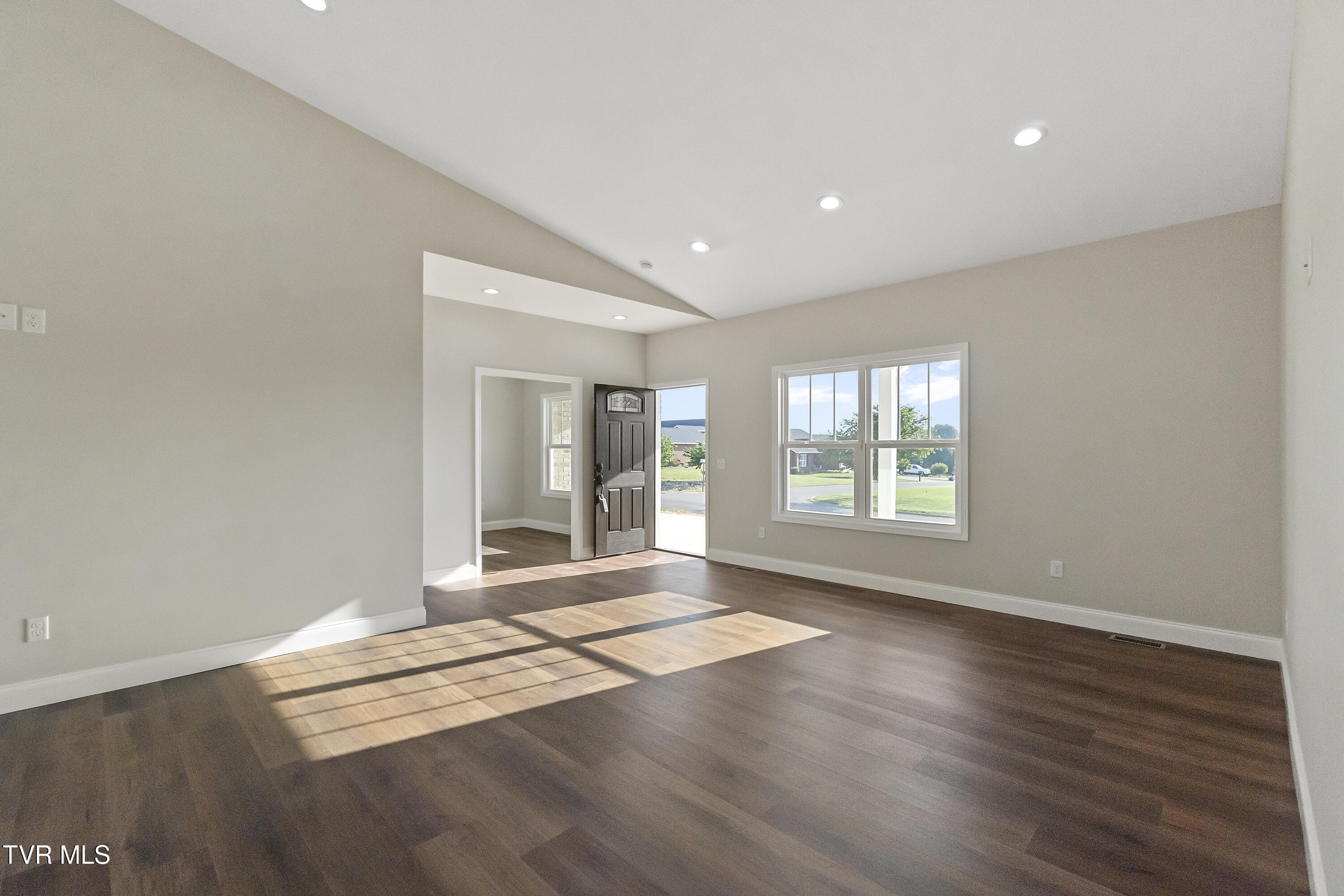 Greeneville, Tennessee, 37745, United States, 3 Bedrooms Bedrooms, ,2 BathroomsBathrooms,Residential,For Sale,1984464