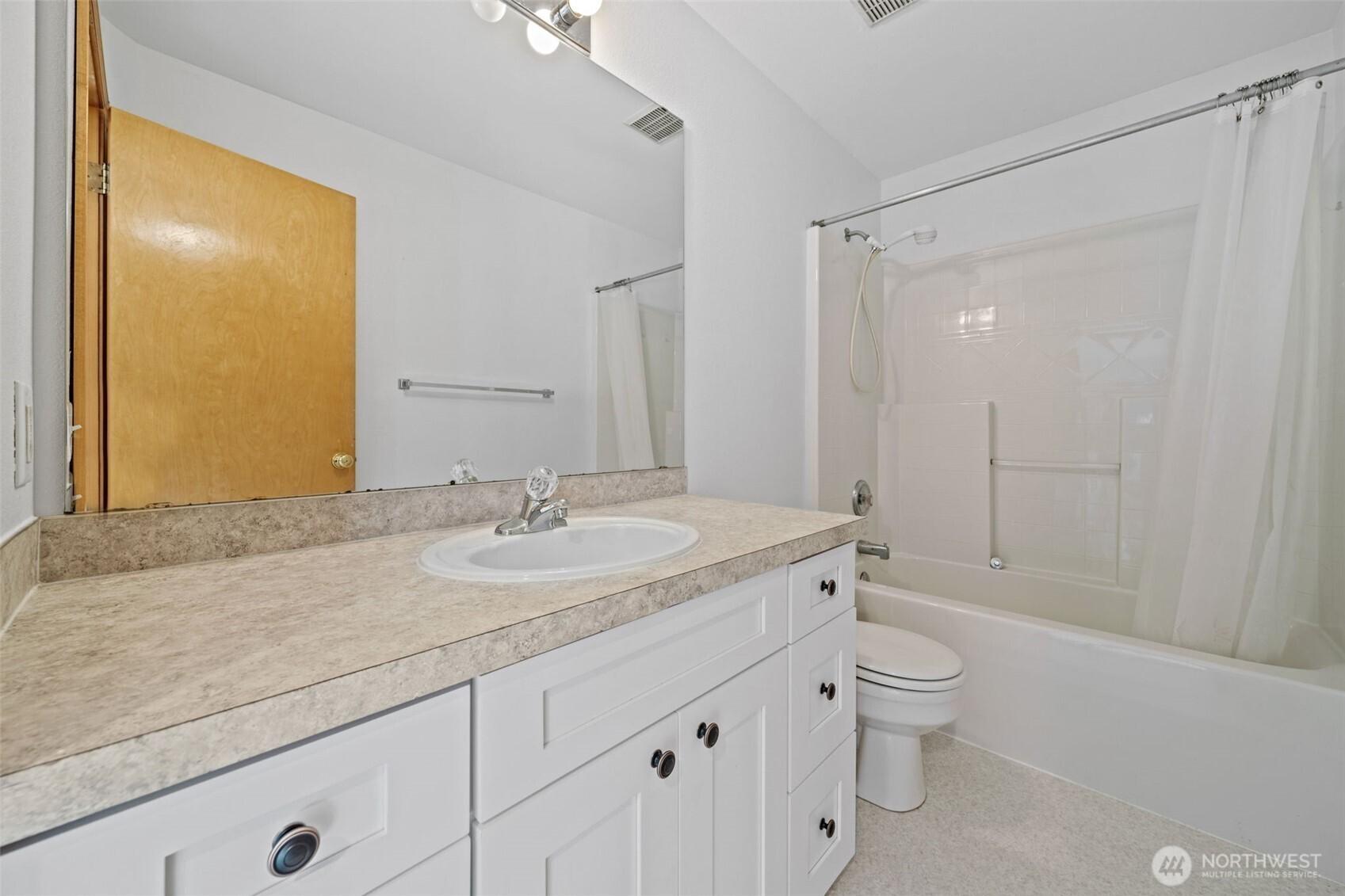 TACOMA, Washington, 98422, United States, 4 Bedrooms Bedrooms, ,3 BathroomsBathrooms,Residential,For Sale,1948002