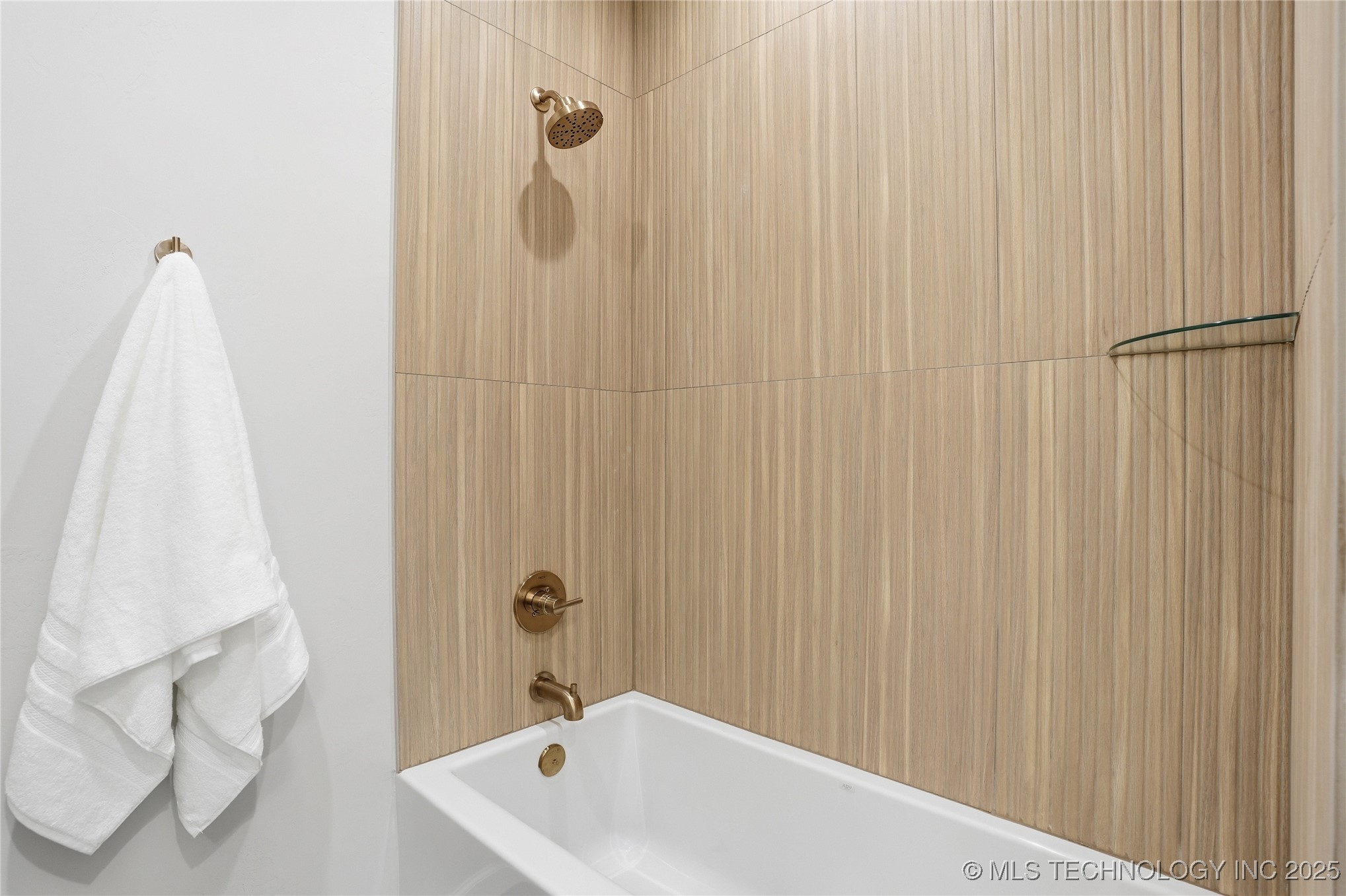 Tulsa, Oklahoma, 74114, United States, 4 Bedrooms Bedrooms, ,5 BathroomsBathrooms,Residential,For Sale,1990982