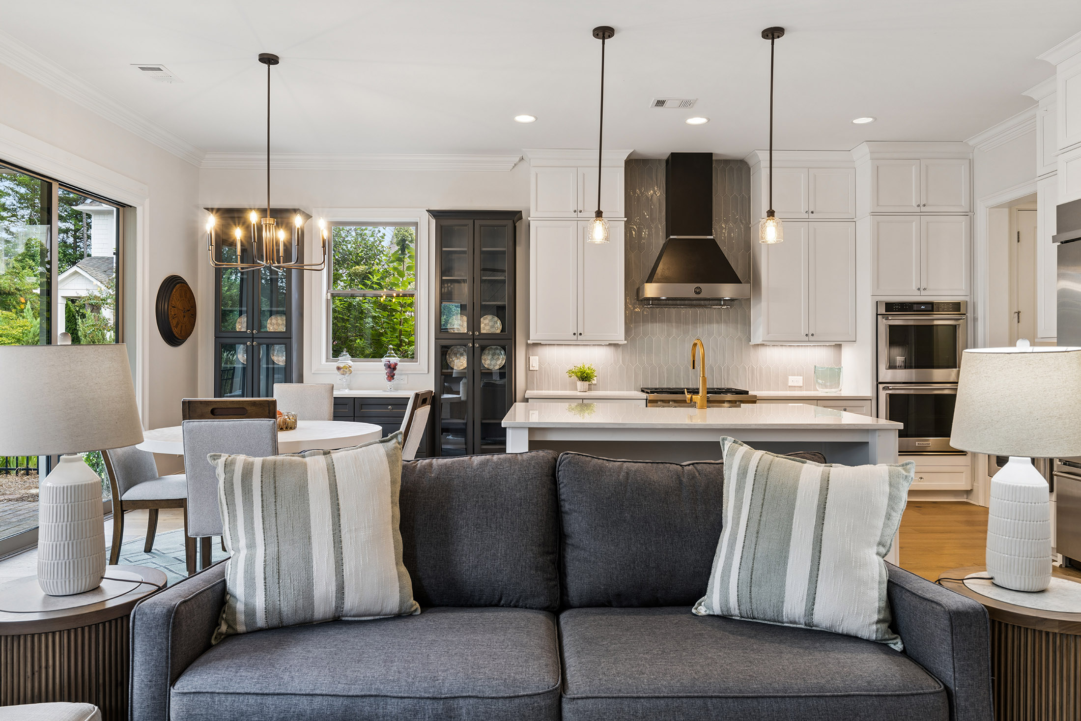  Upgraded Townhome Offers Low Maintenance Living - 物件實景