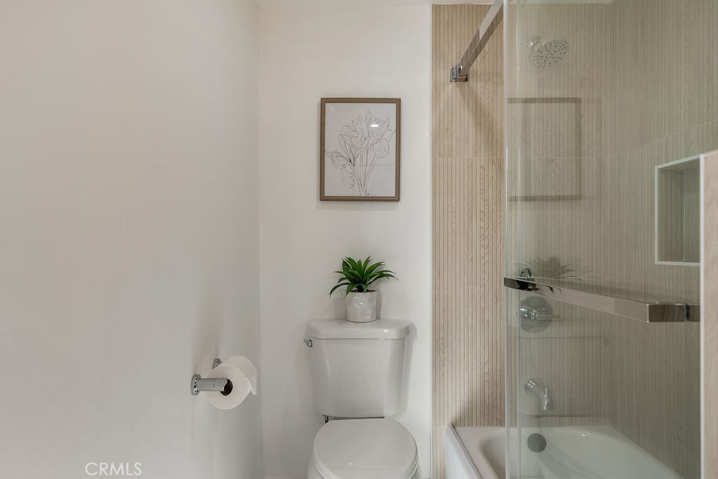 Long Beach, California, 90802, United States, 2 Bedrooms Bedrooms, ,2 BathroomsBathrooms,Residential,For Sale,1994707