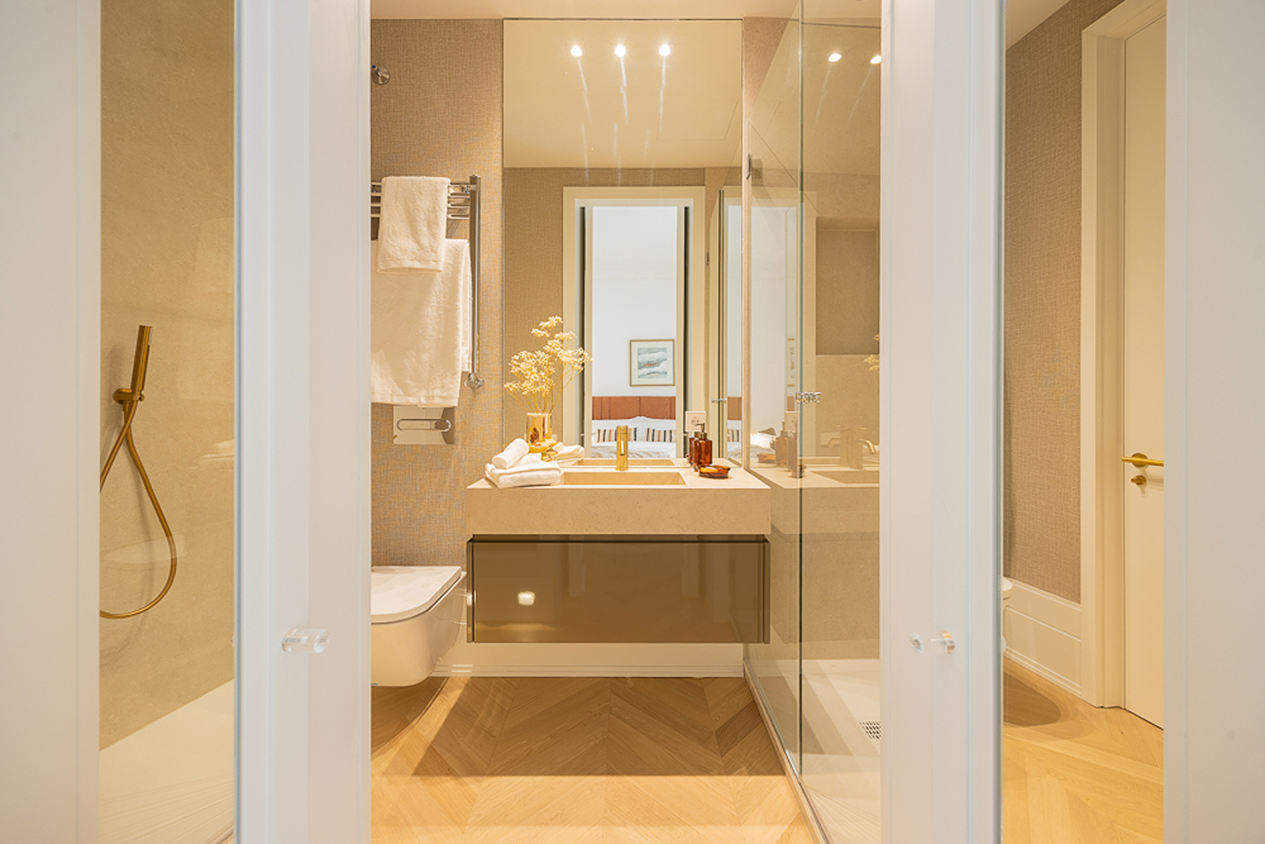  Classic renovated home with 3 suites and balconies in Chamberí, Madrid - 物件實景