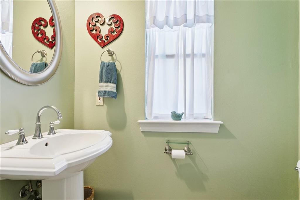 Harvey, Louisiana, 70058, United States, 4 Bedrooms Bedrooms, ,4 BathroomsBathrooms,Residential,For Sale,1919980