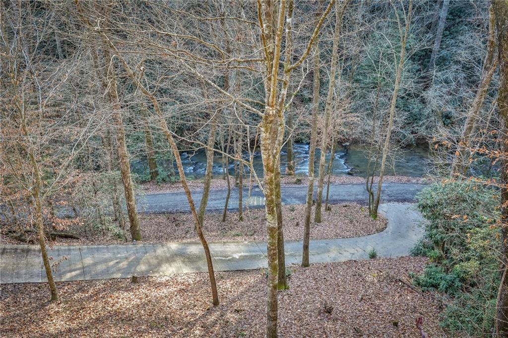 Ellijay, Georgia, 30540, United States, 3 Bedrooms Bedrooms, ,3 BathroomsBathrooms,Residential,For Sale,1923913