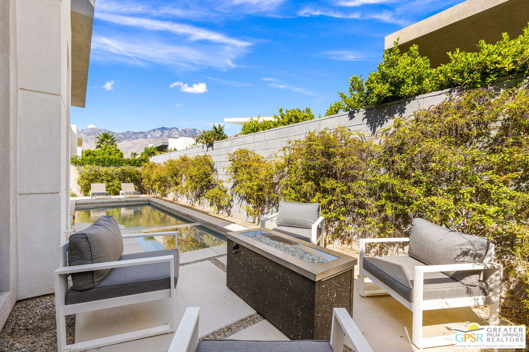 Palm Springs, California, 92262, United States, 3 Bedrooms Bedrooms, ,3 BathroomsBathrooms,Residential,For Sale,1927236